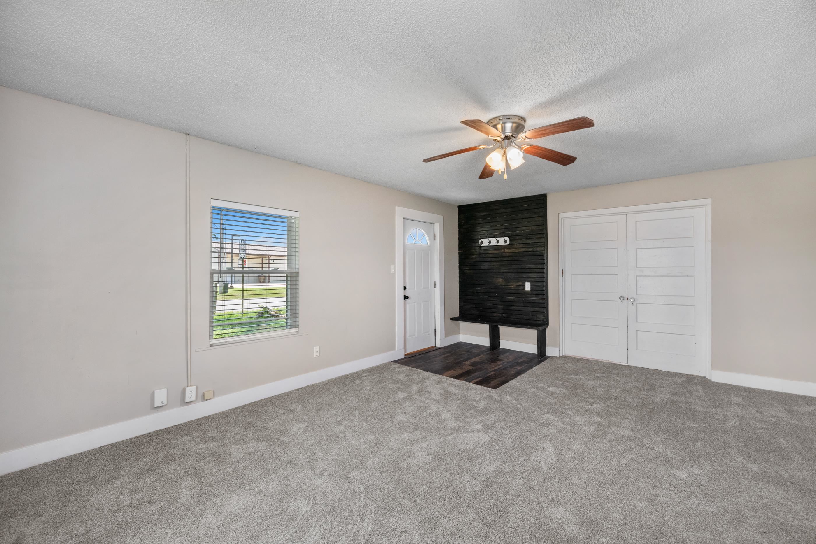 1645 N Main Property Photo 5