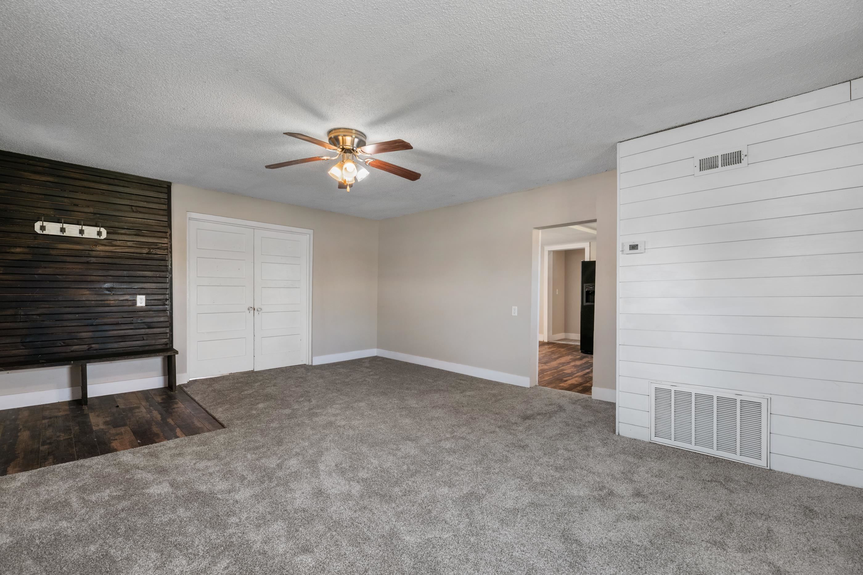 1645 N Main Property Photo 6
