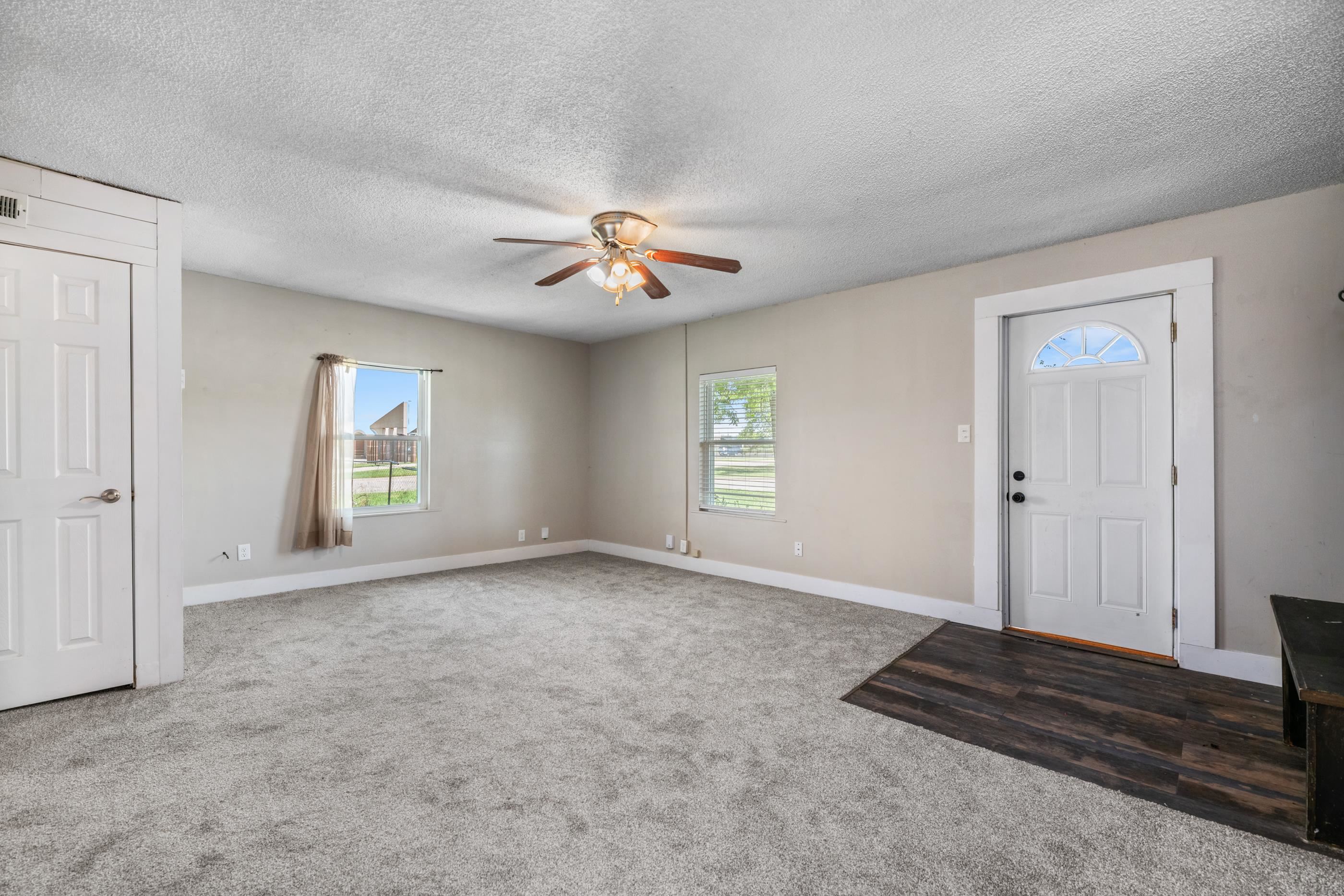 1645 N Main Property Photo 8