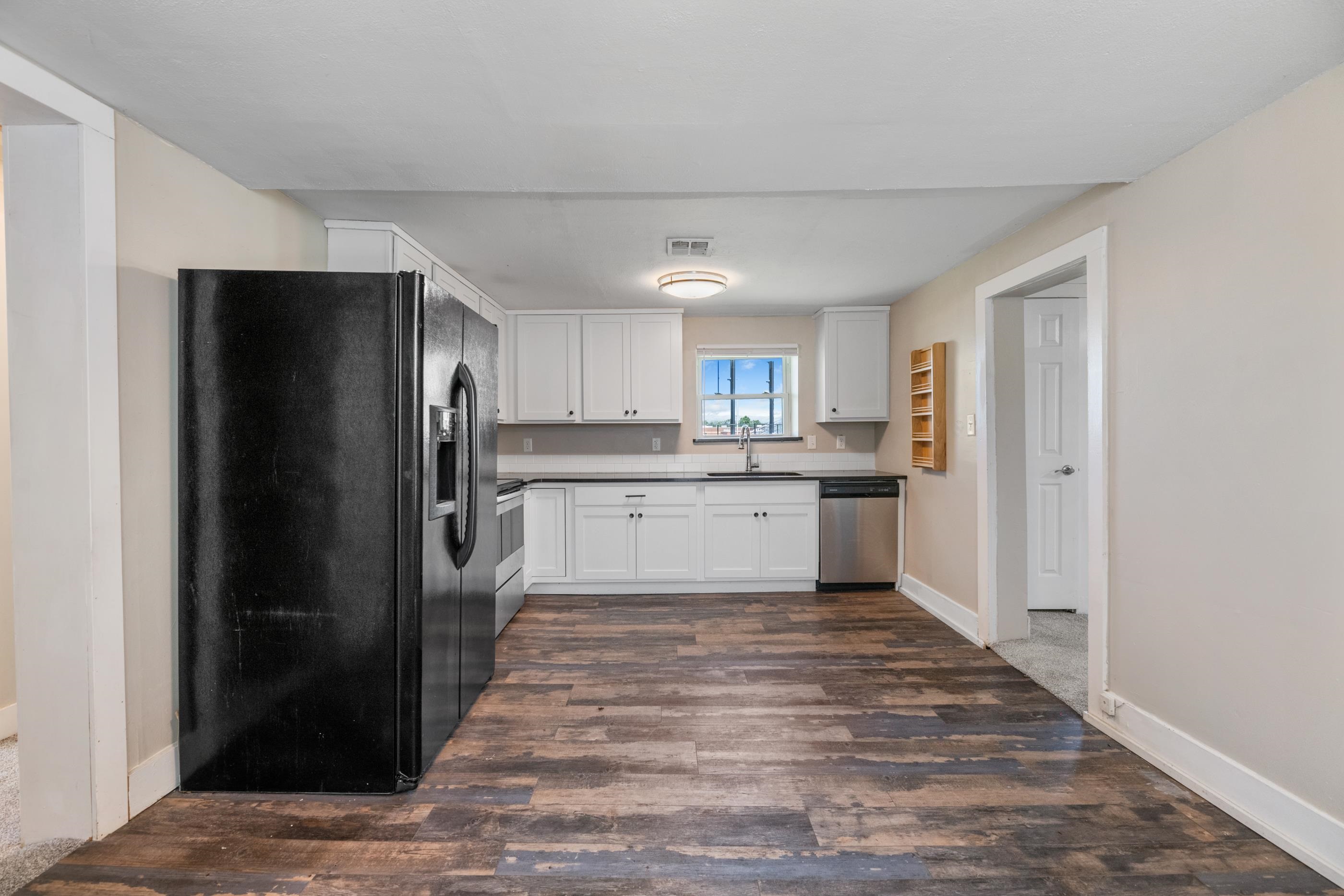 1645 N Main Property Photo 10