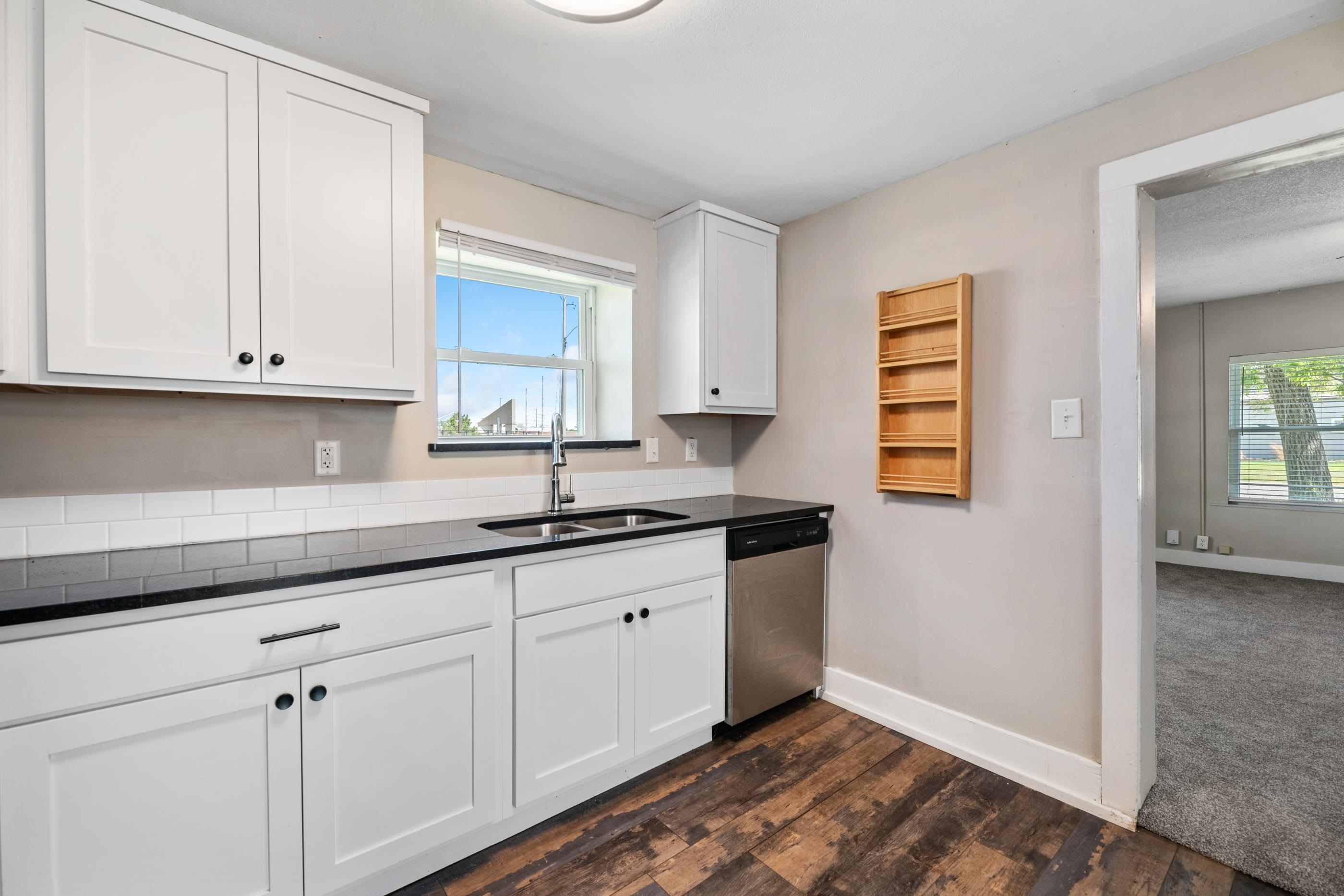 1645 N Main Property Photo 17