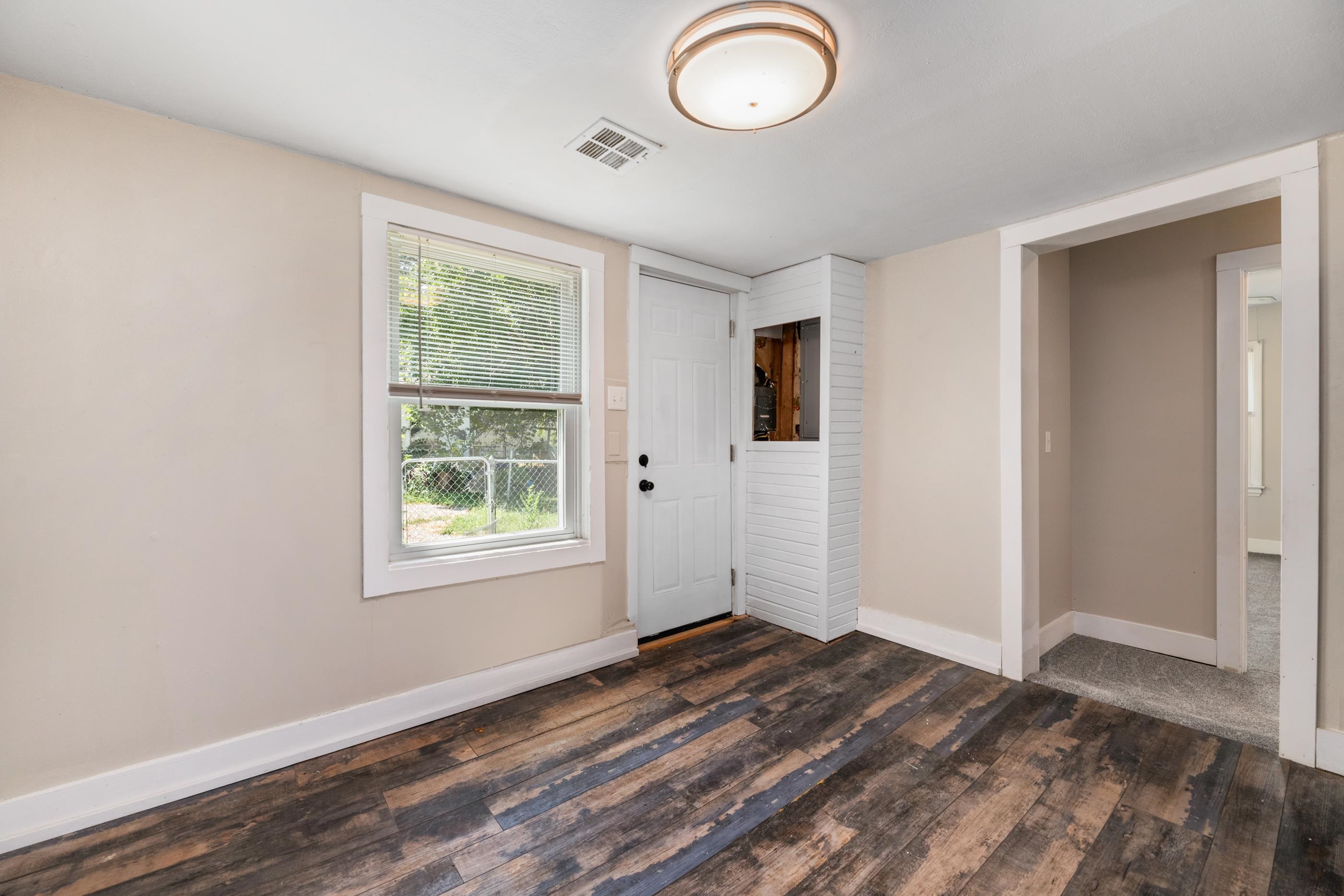 1645 N Main Property Photo 18