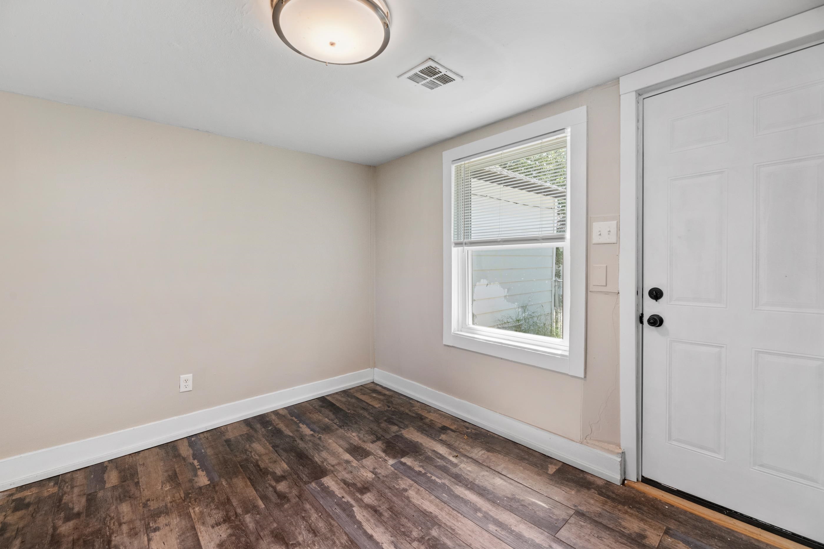 1645 N Main Property Photo 19