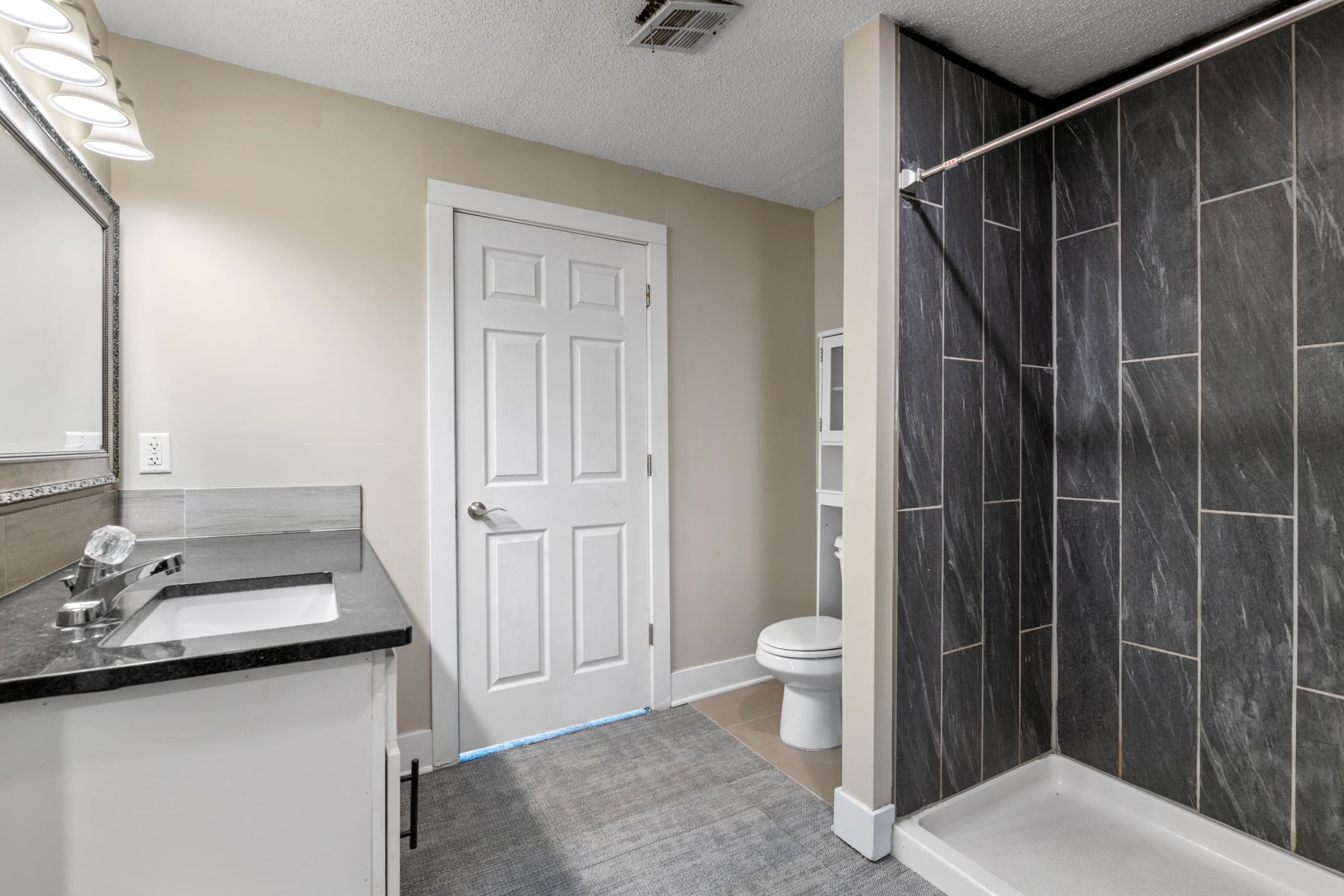 1645 N Main Property Photo 24