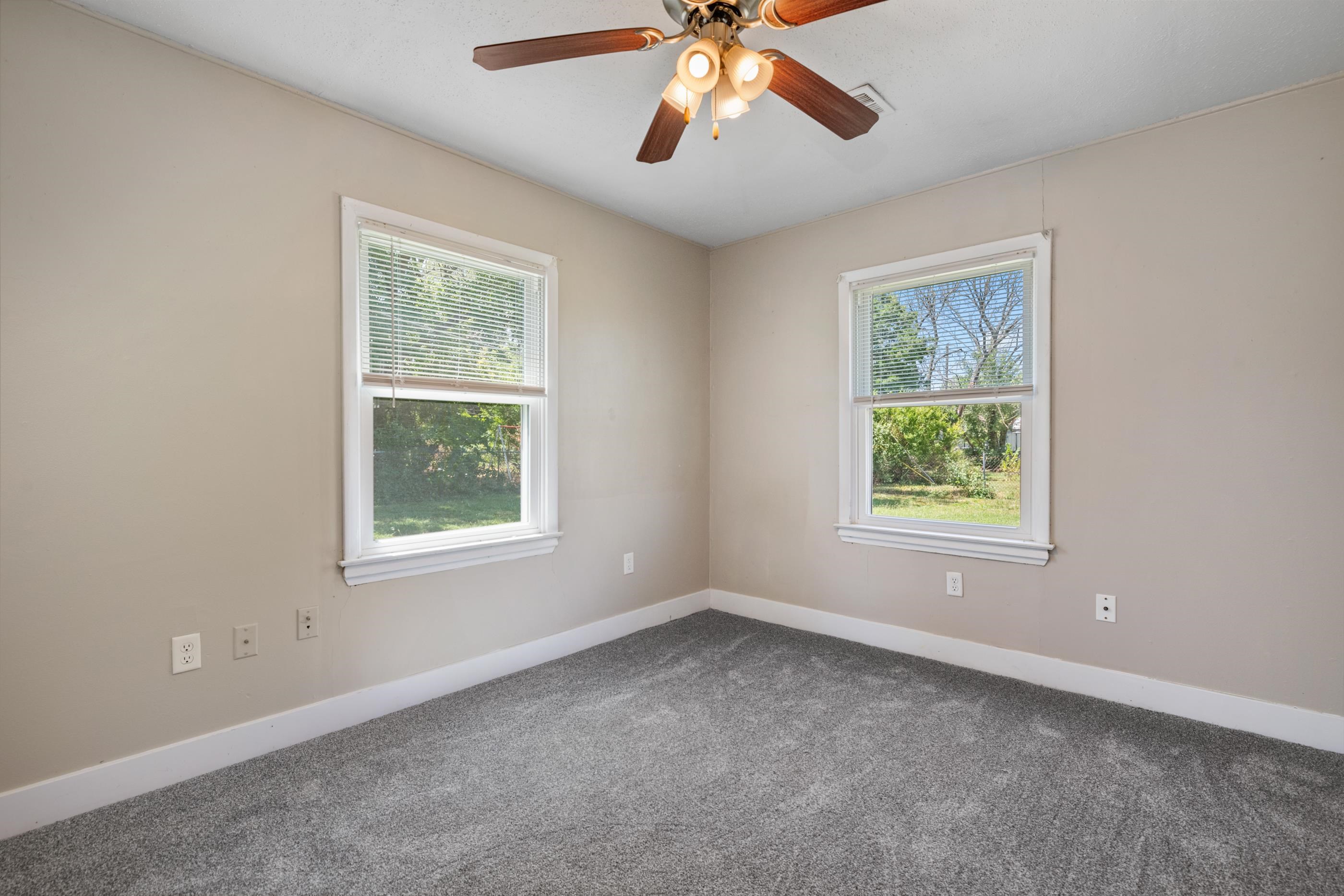 1645 N Main Property Photo 27