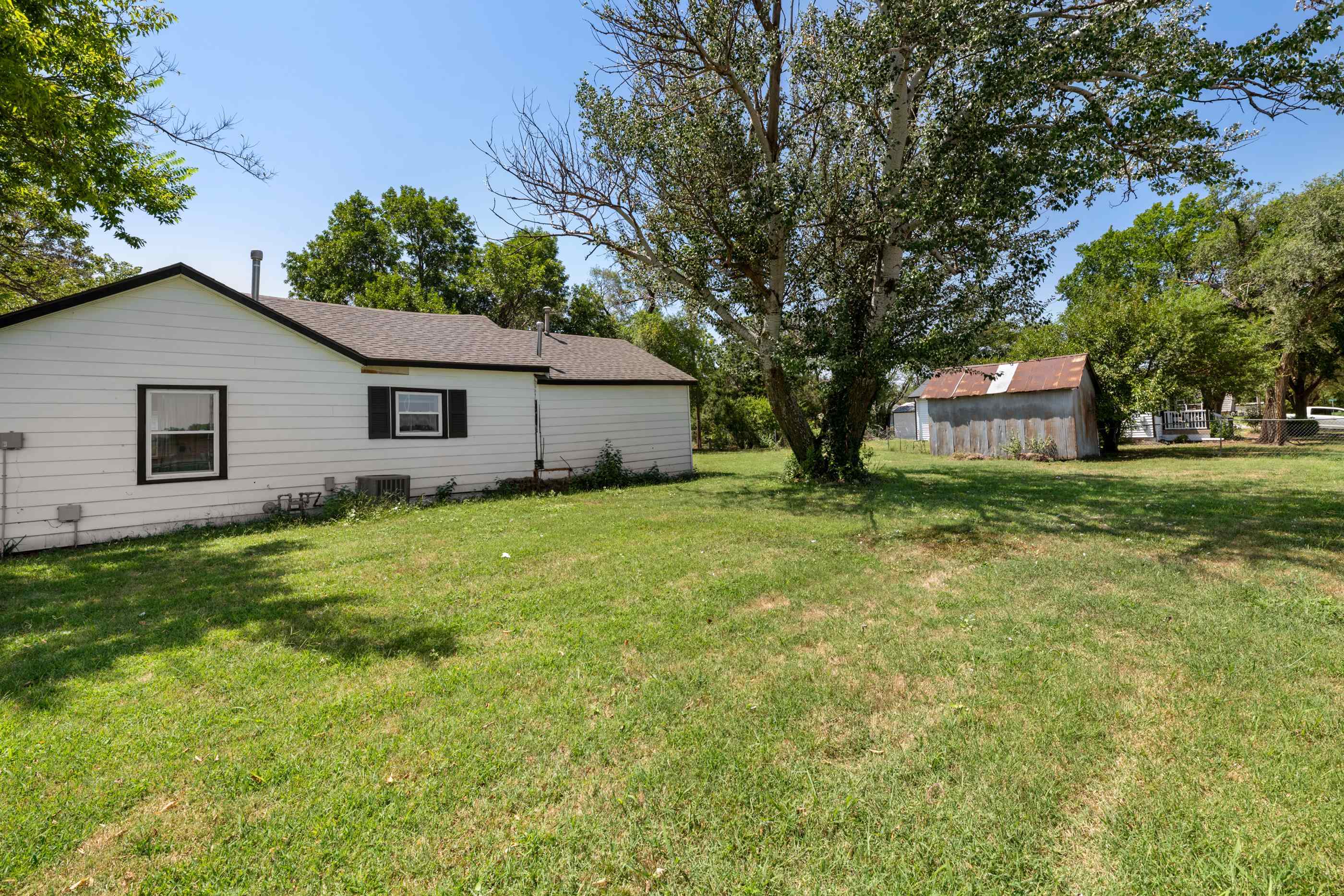 1645 N Main Property Photo 29