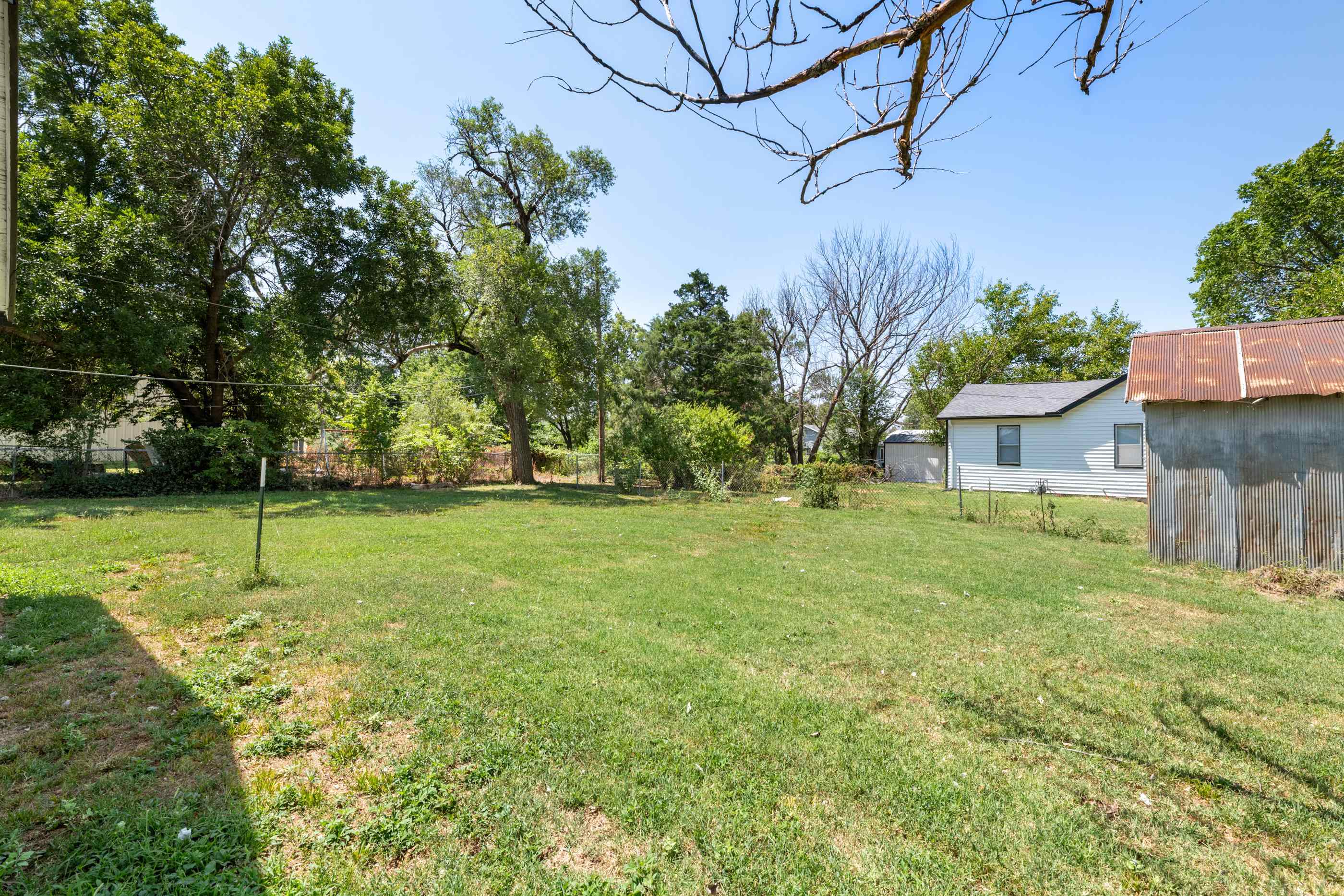 1645 N Main Property Photo 34