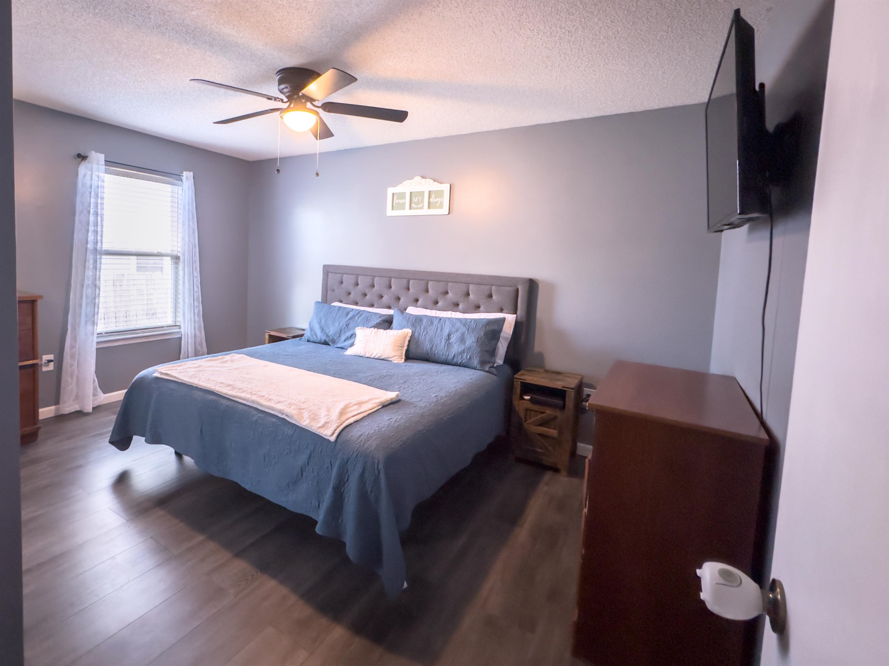 242 N Young St. Property Photo 6