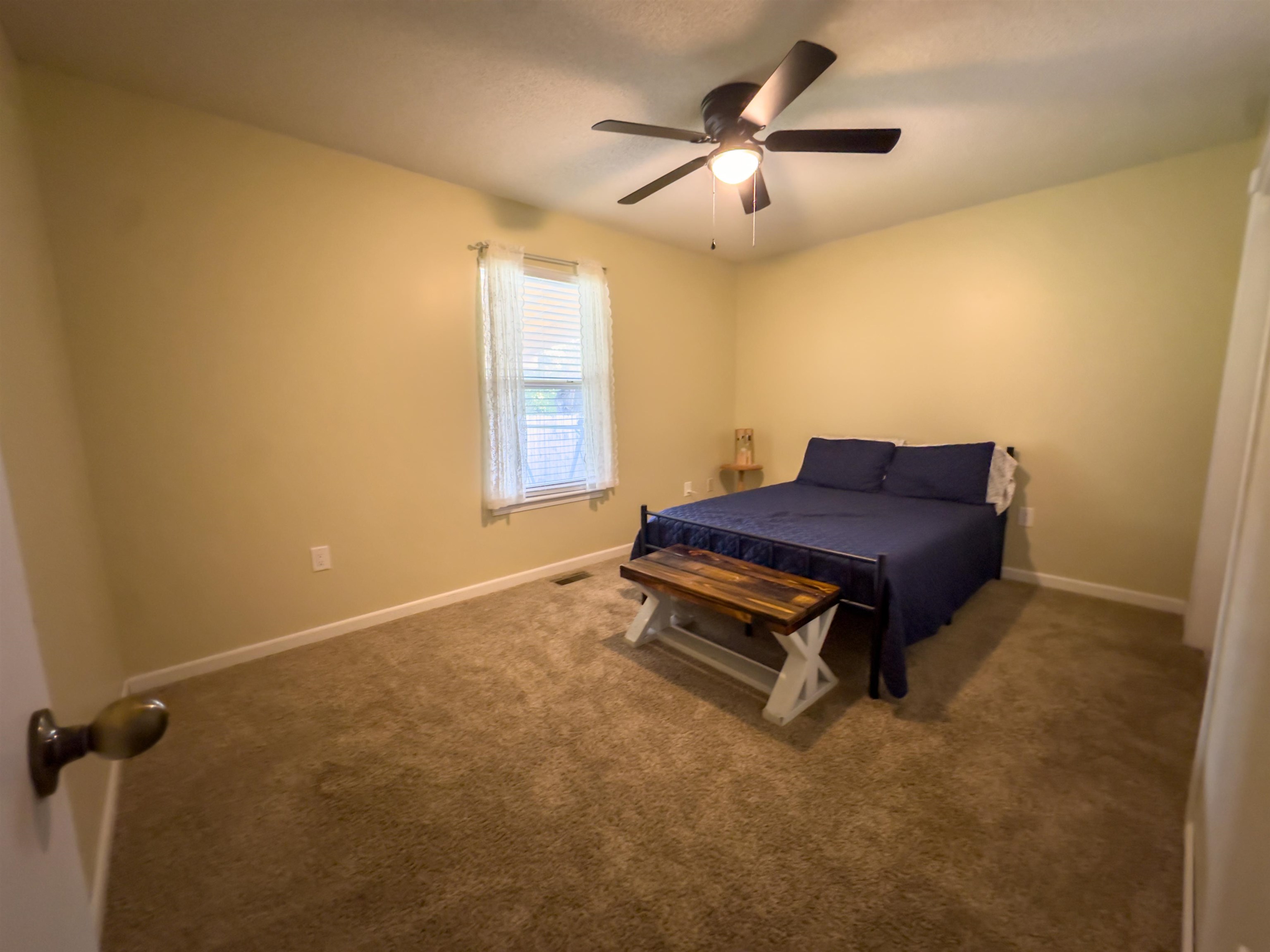 242 N Young St. Property Photo 7