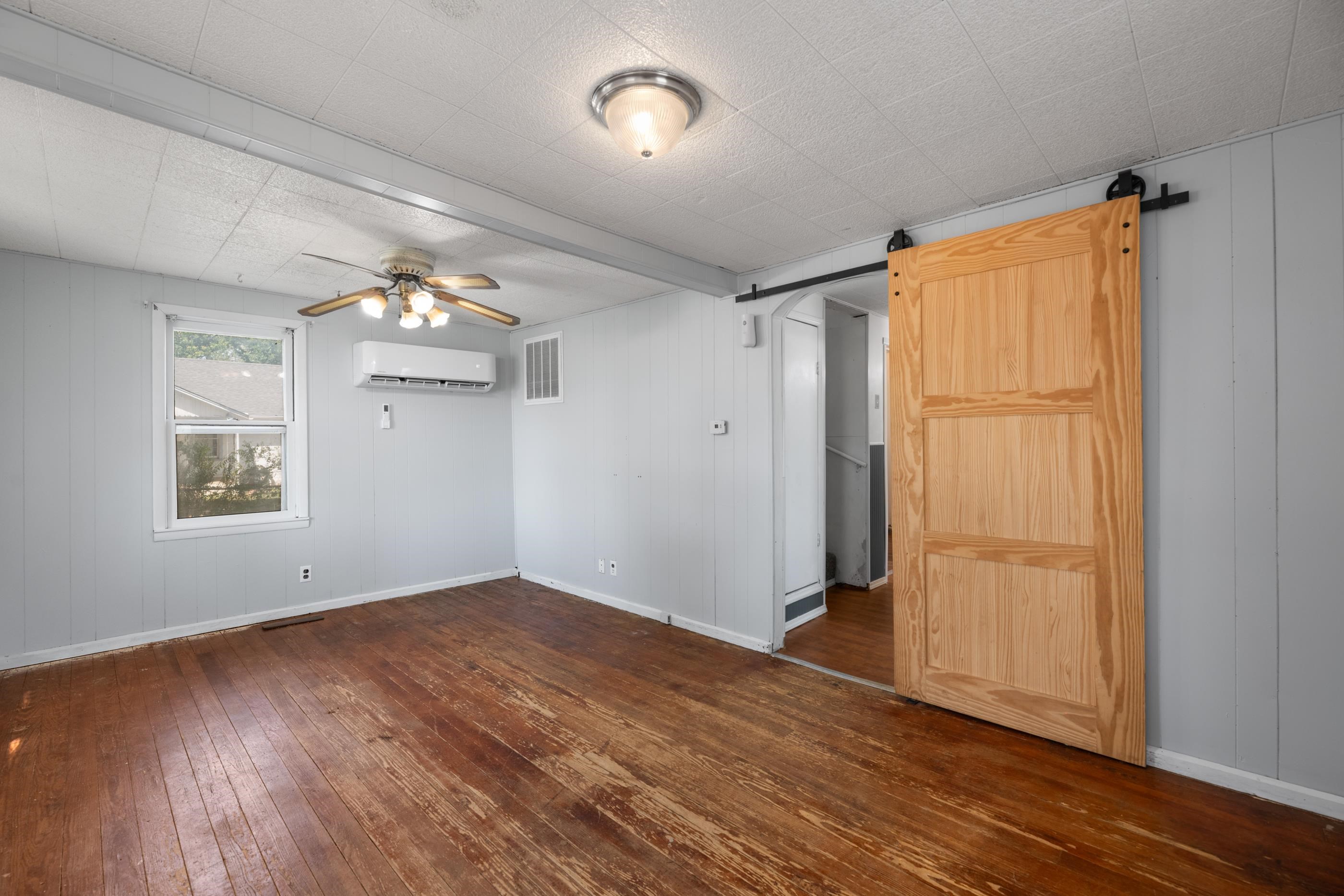1304 S High Property Photo 3