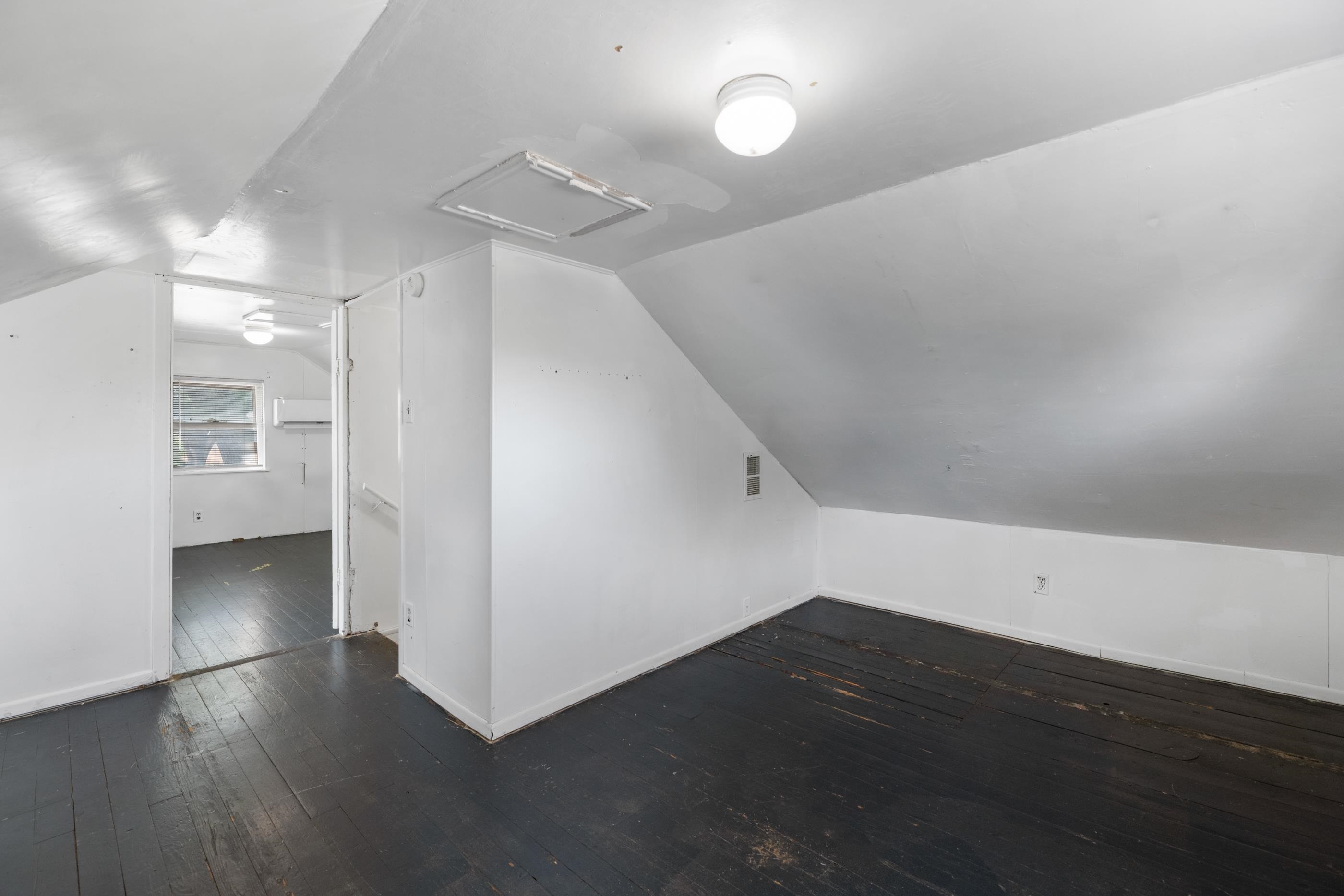 1304 S High Property Photo 17
