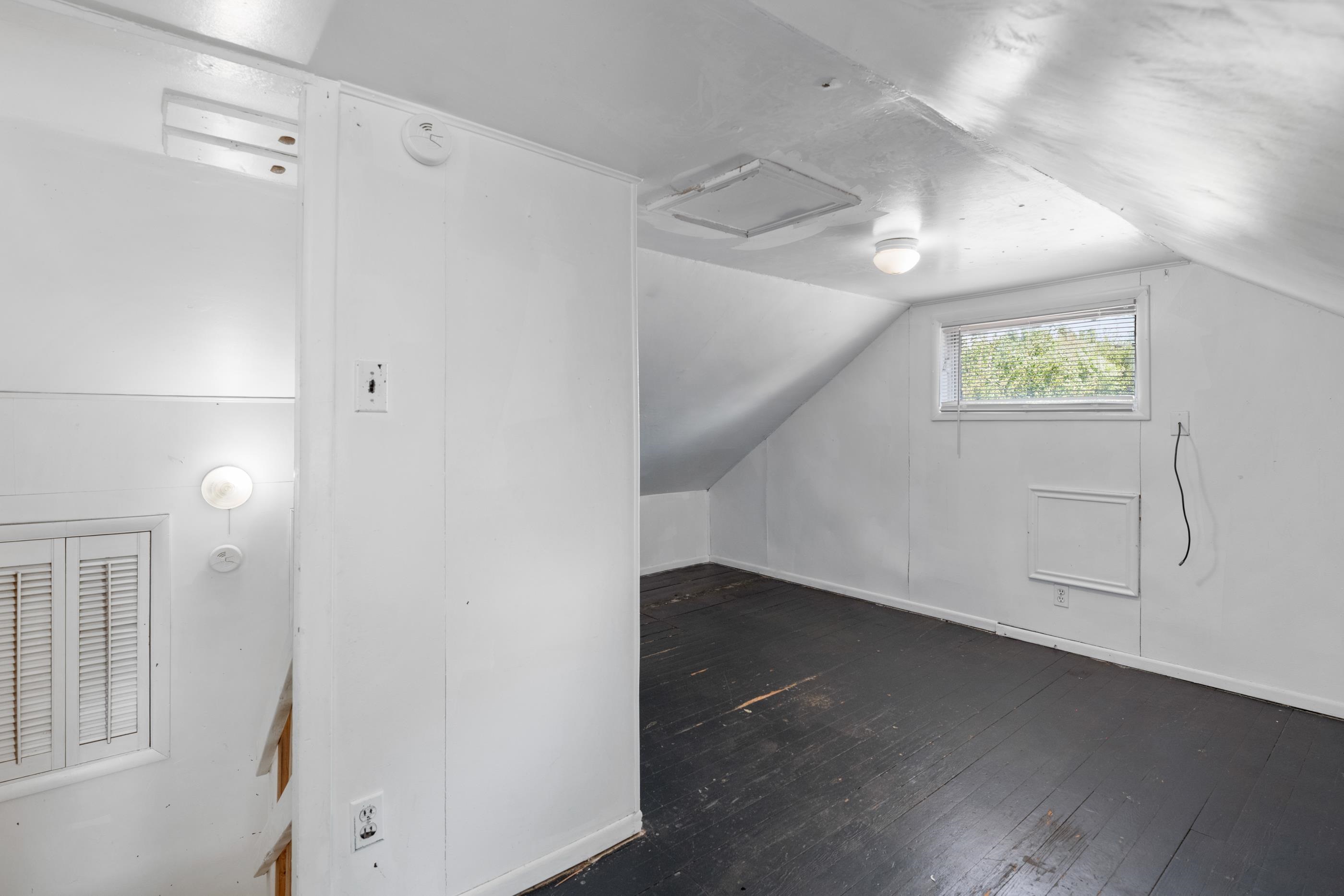 1304 S High Property Photo 18