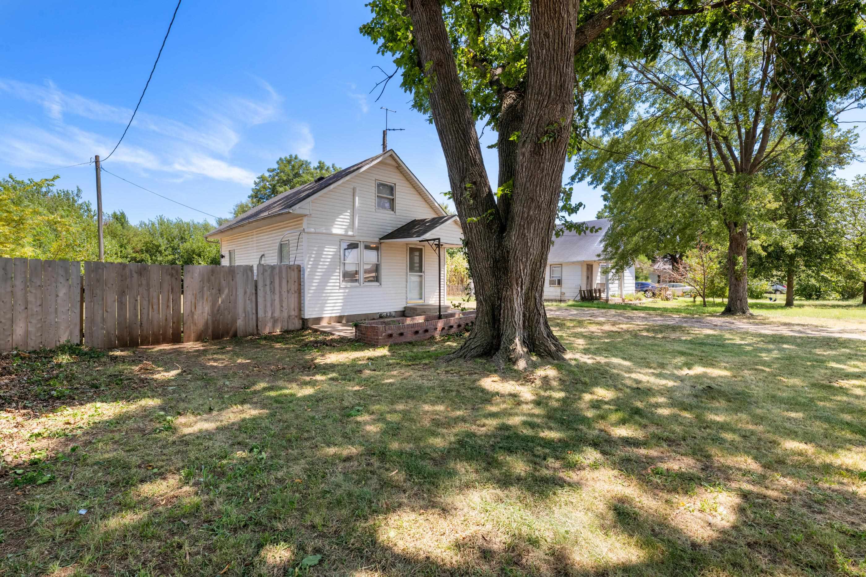 1304 S High Property Photo 22
