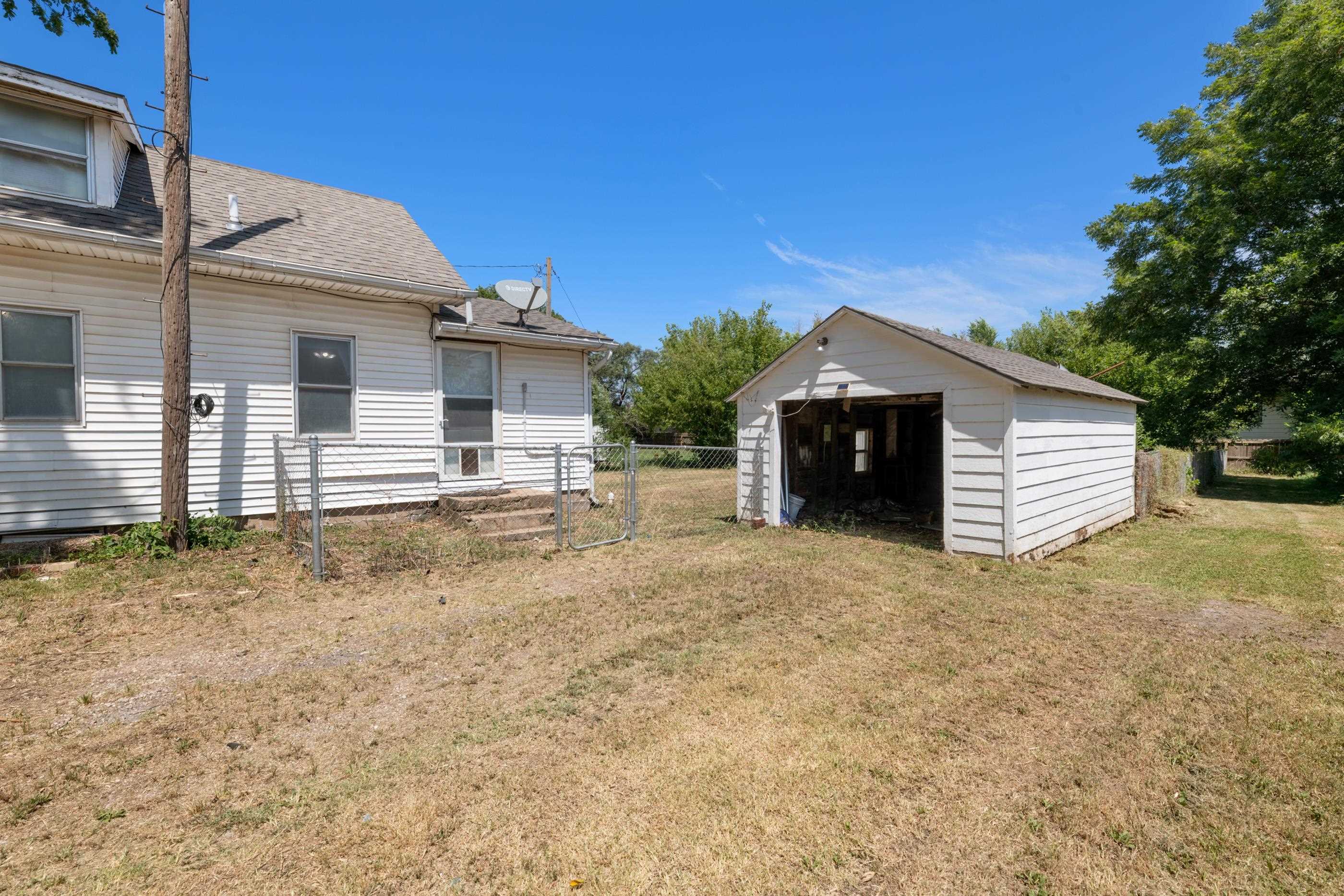 1304 S High Property Photo 23