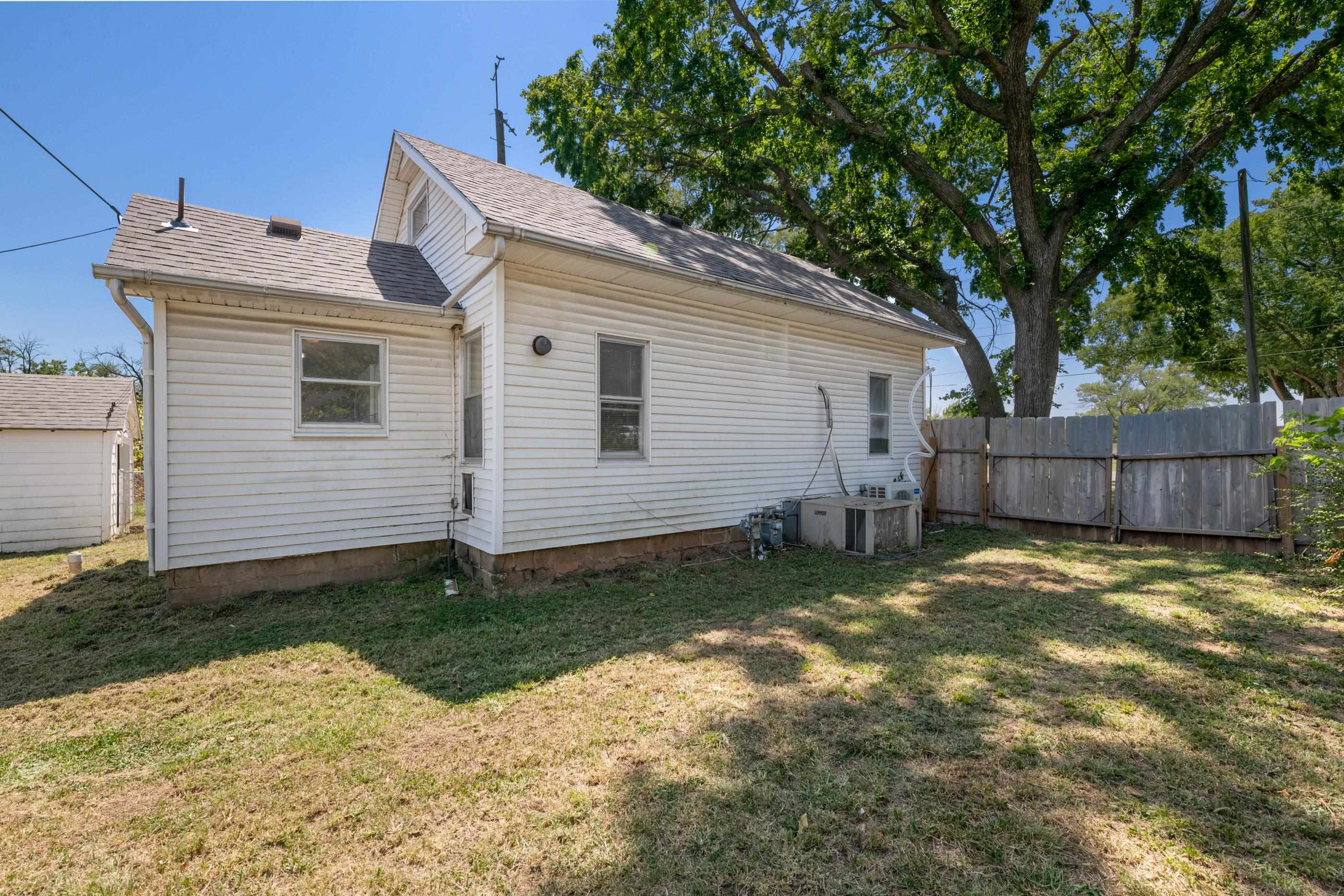 1304 S High Property Photo 25
