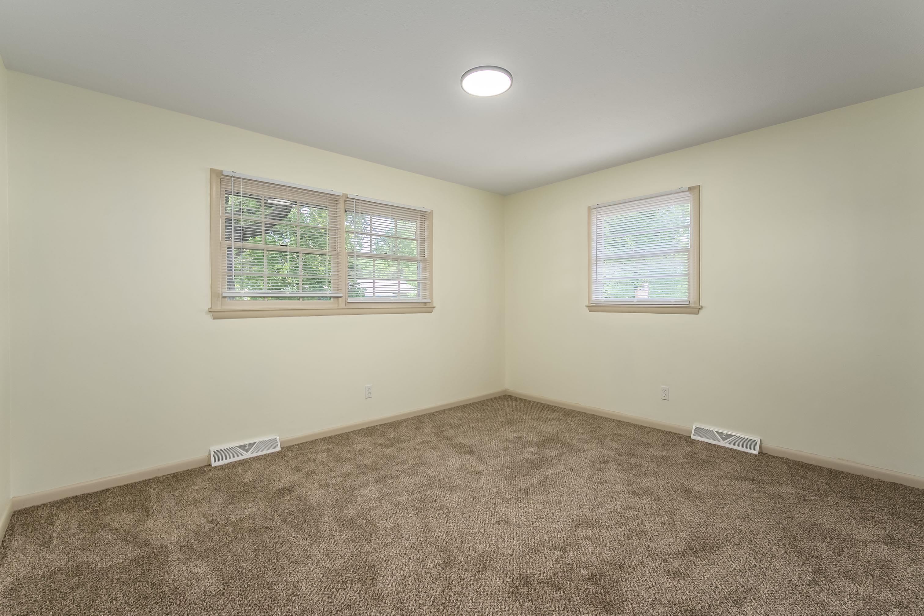 8001 E Willowbrook Rd Property Photo 16