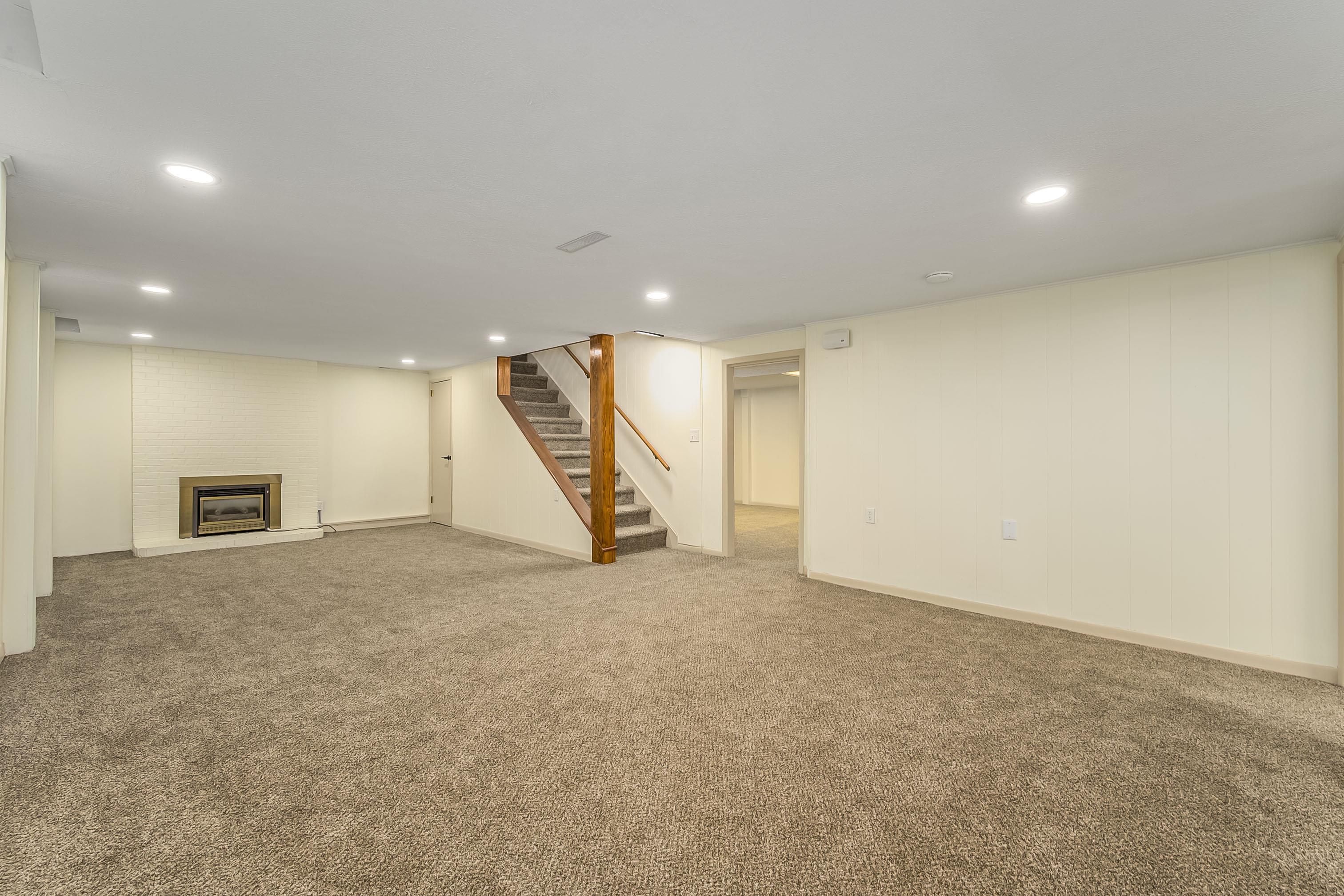 8001 E Willowbrook Rd Property Photo 18