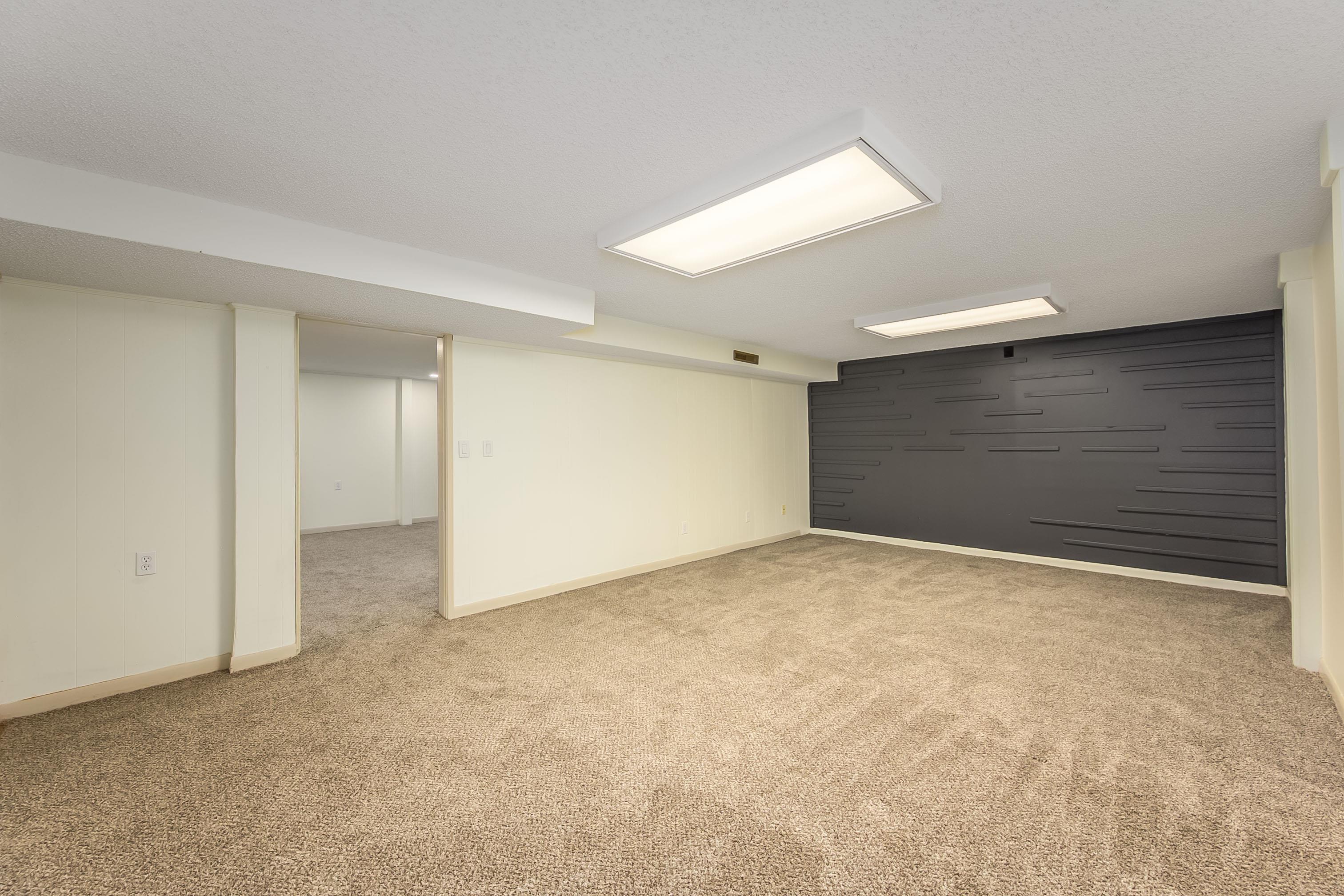 8001 E Willowbrook Rd Property Photo 19