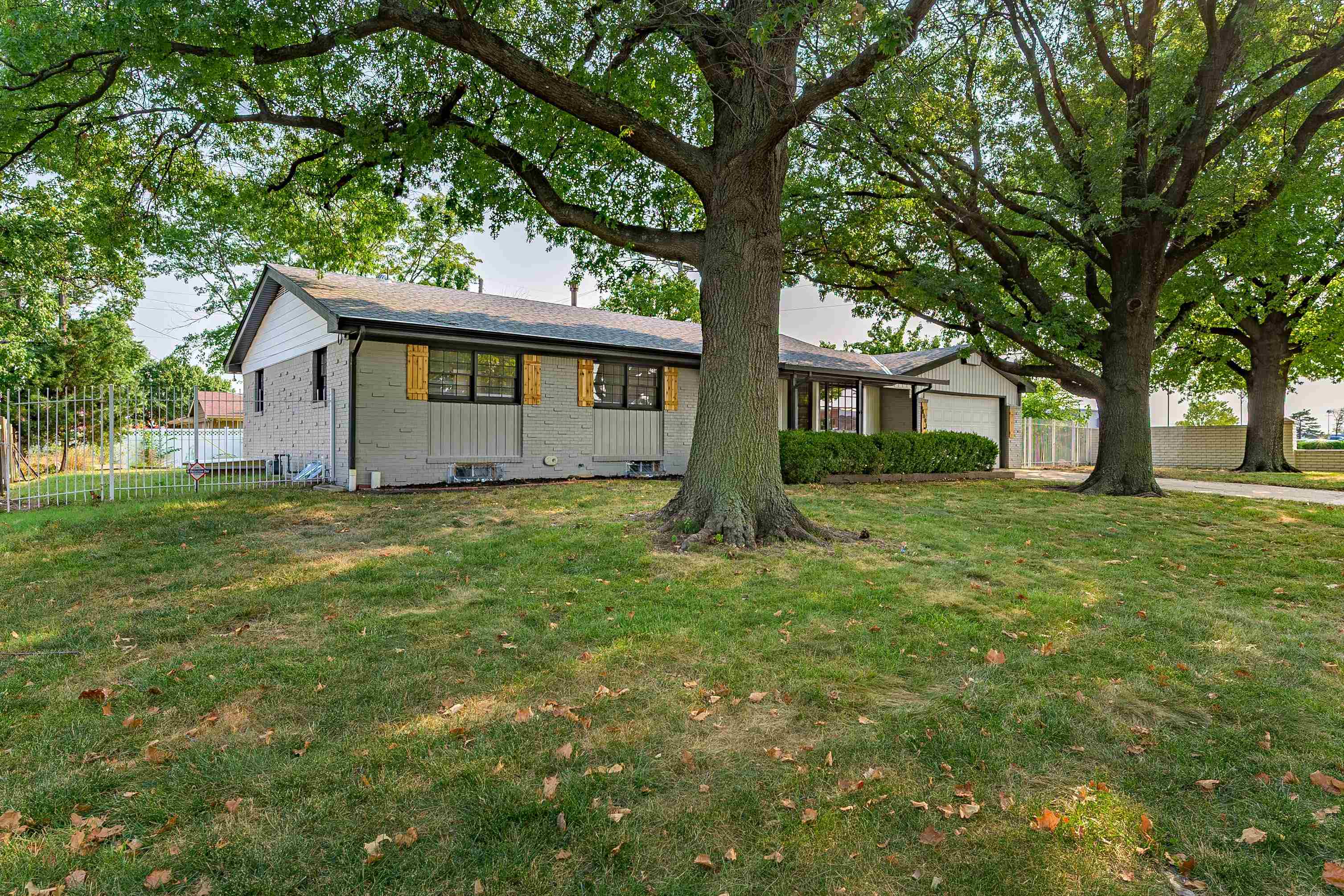 8001 E Willowbrook Rd Property Photo 36