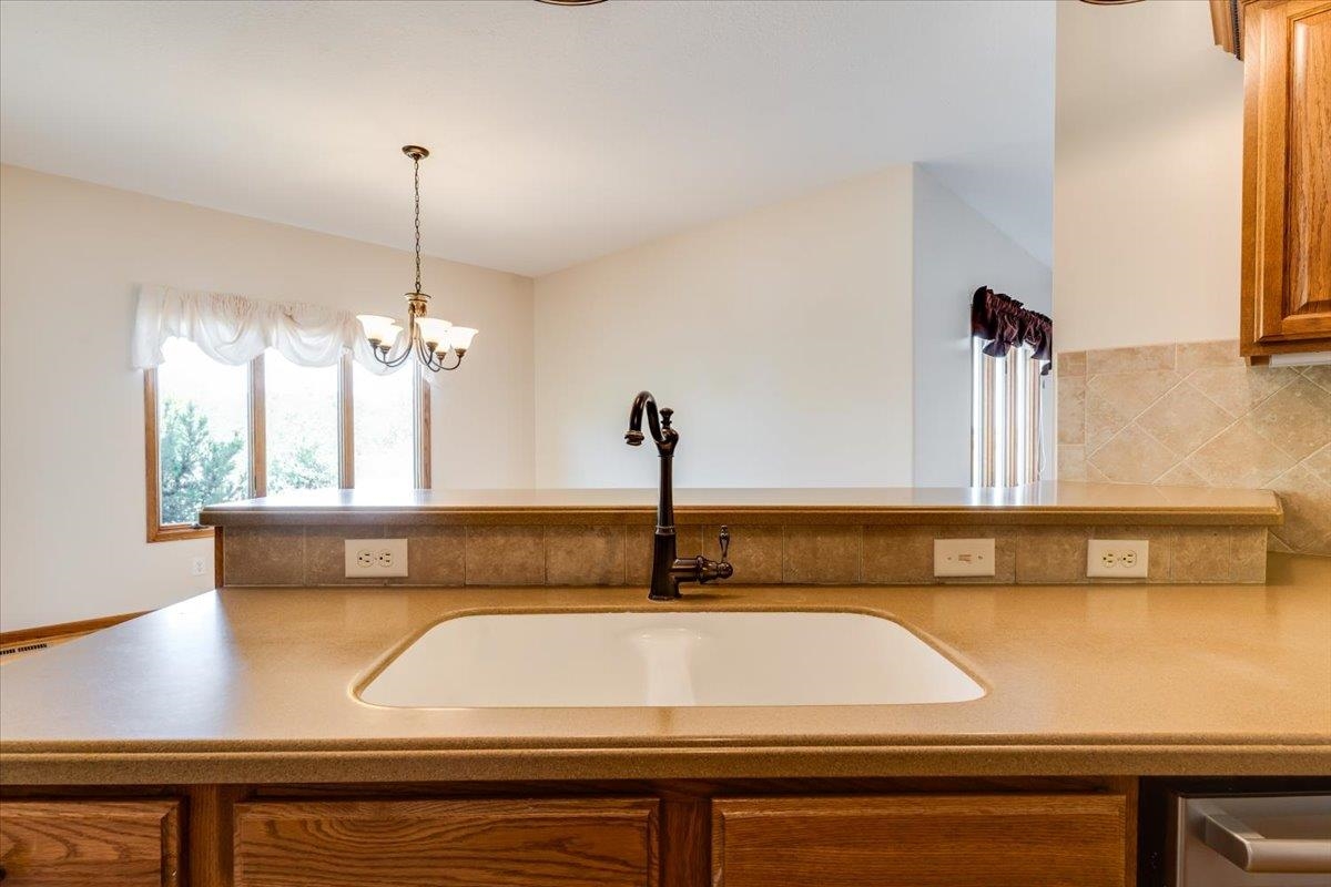 718 22nd Property Photo 12