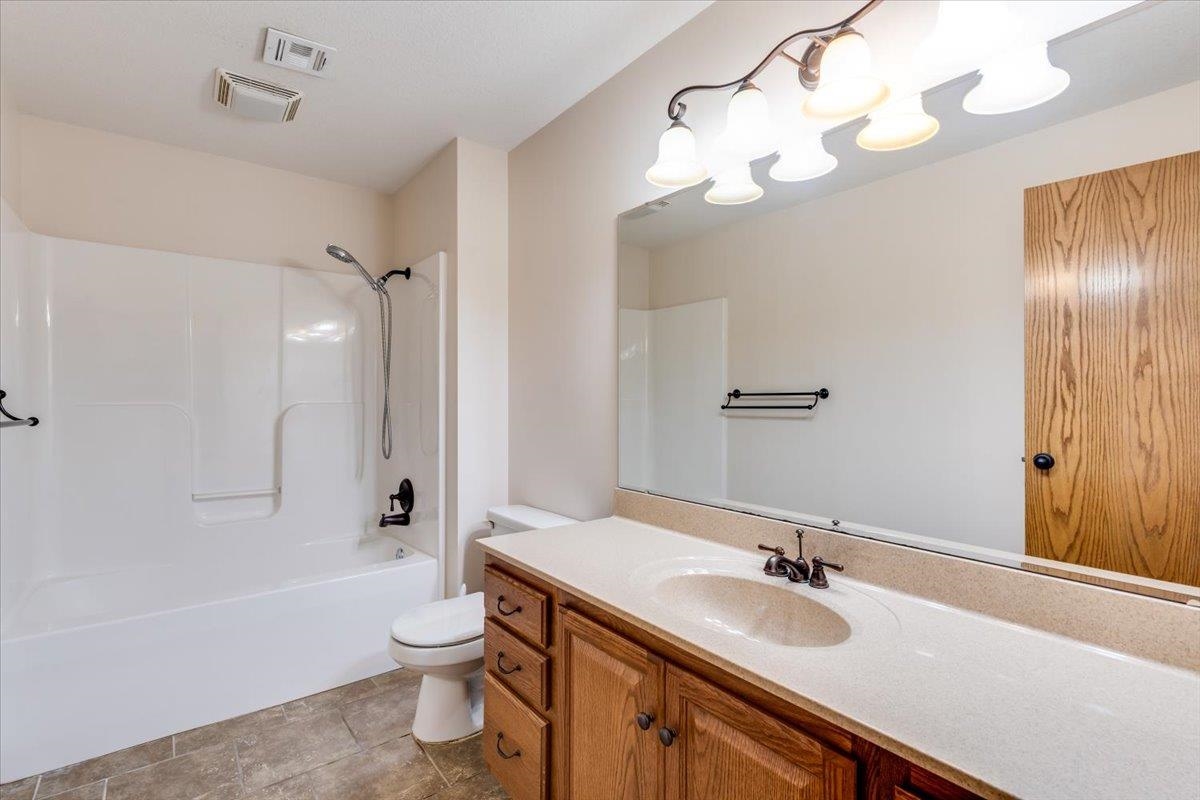 718 22nd Property Photo 31