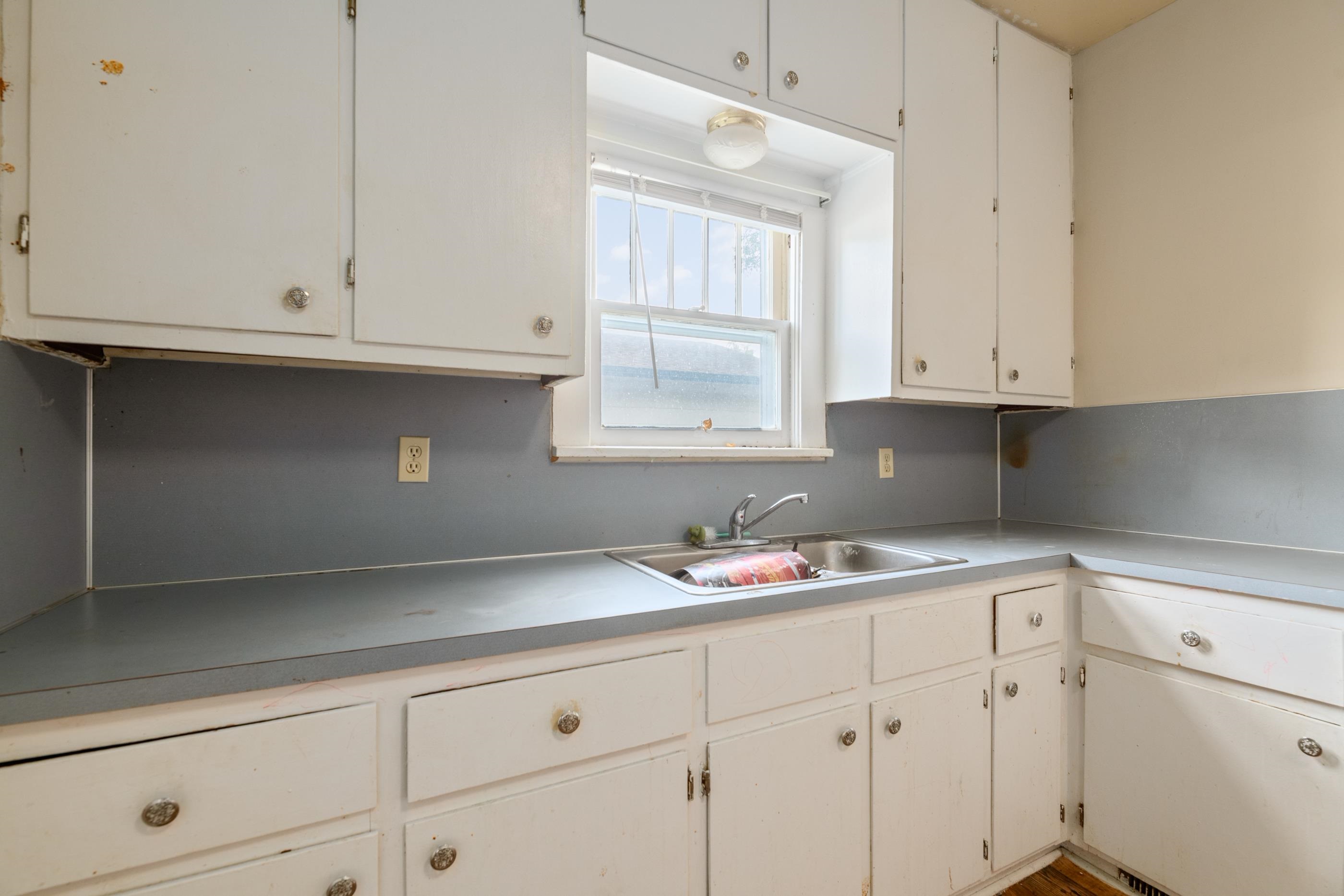 1629 S Richmond Ave Property Photo 3