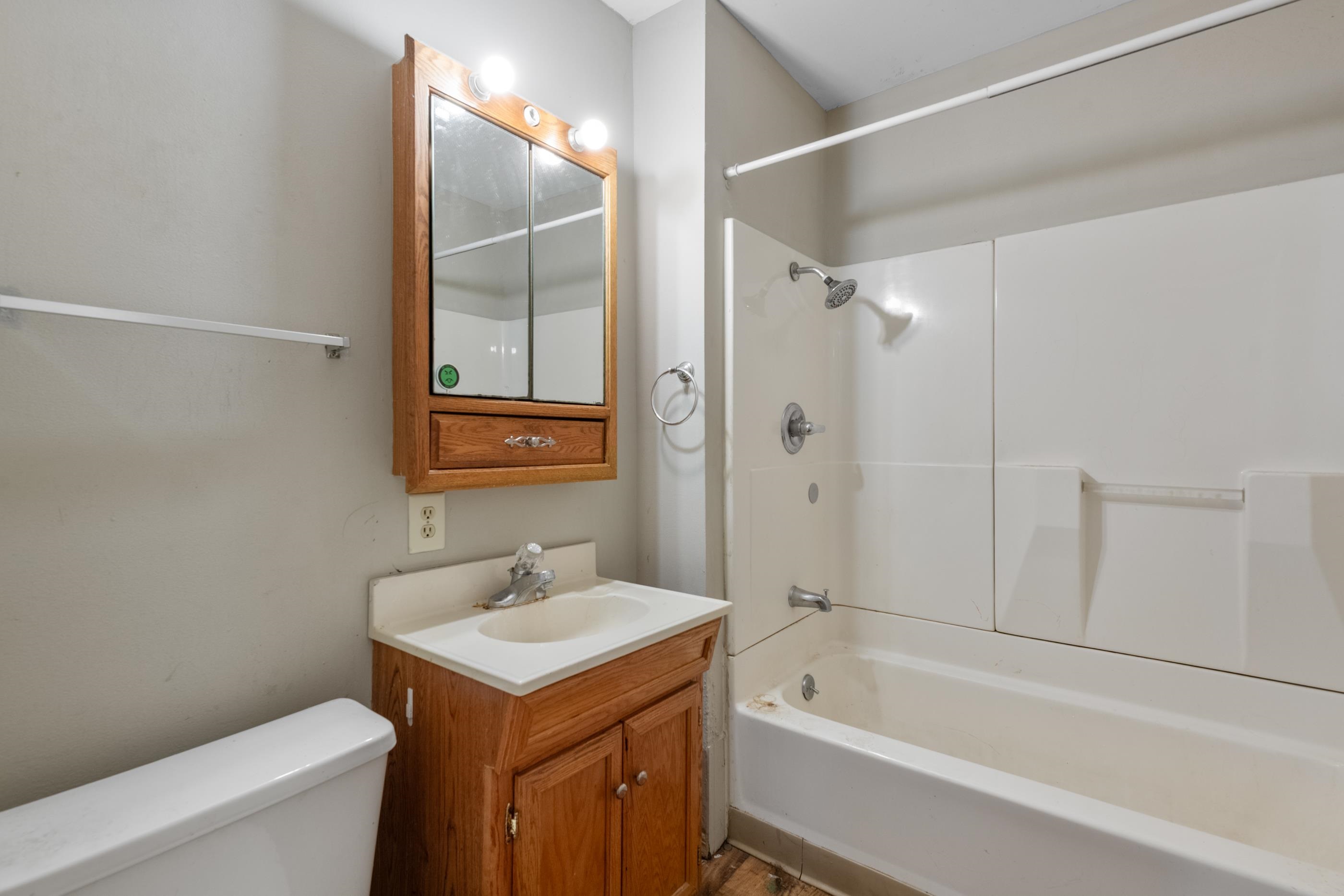 1629 S Richmond Ave Property Photo 5
