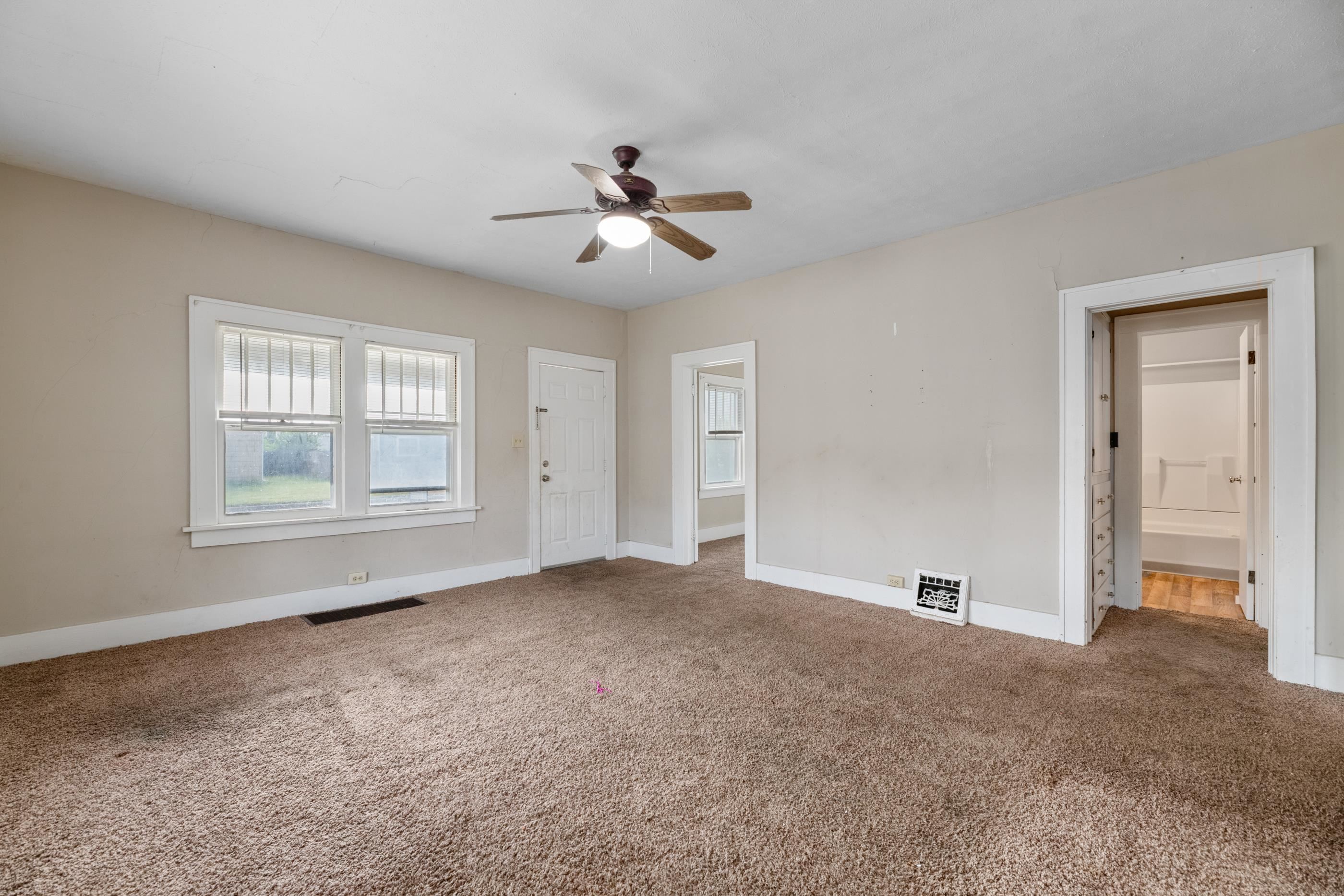1629 S Richmond Ave Property Photo 13