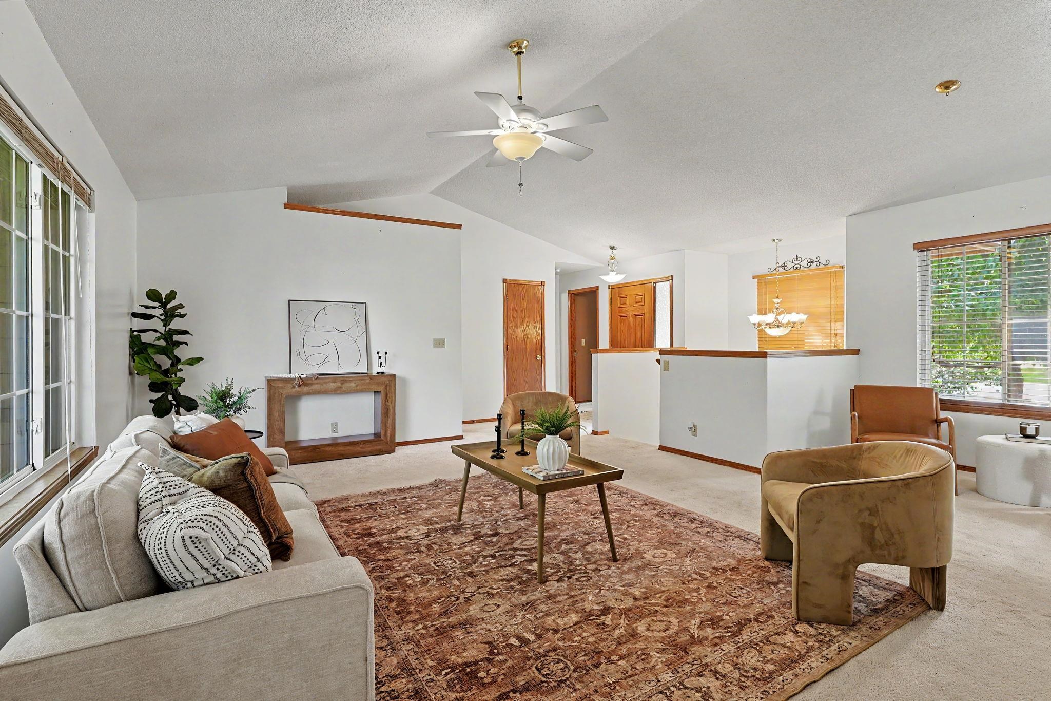 2933 N Parkwood Ct. Property Photo 3