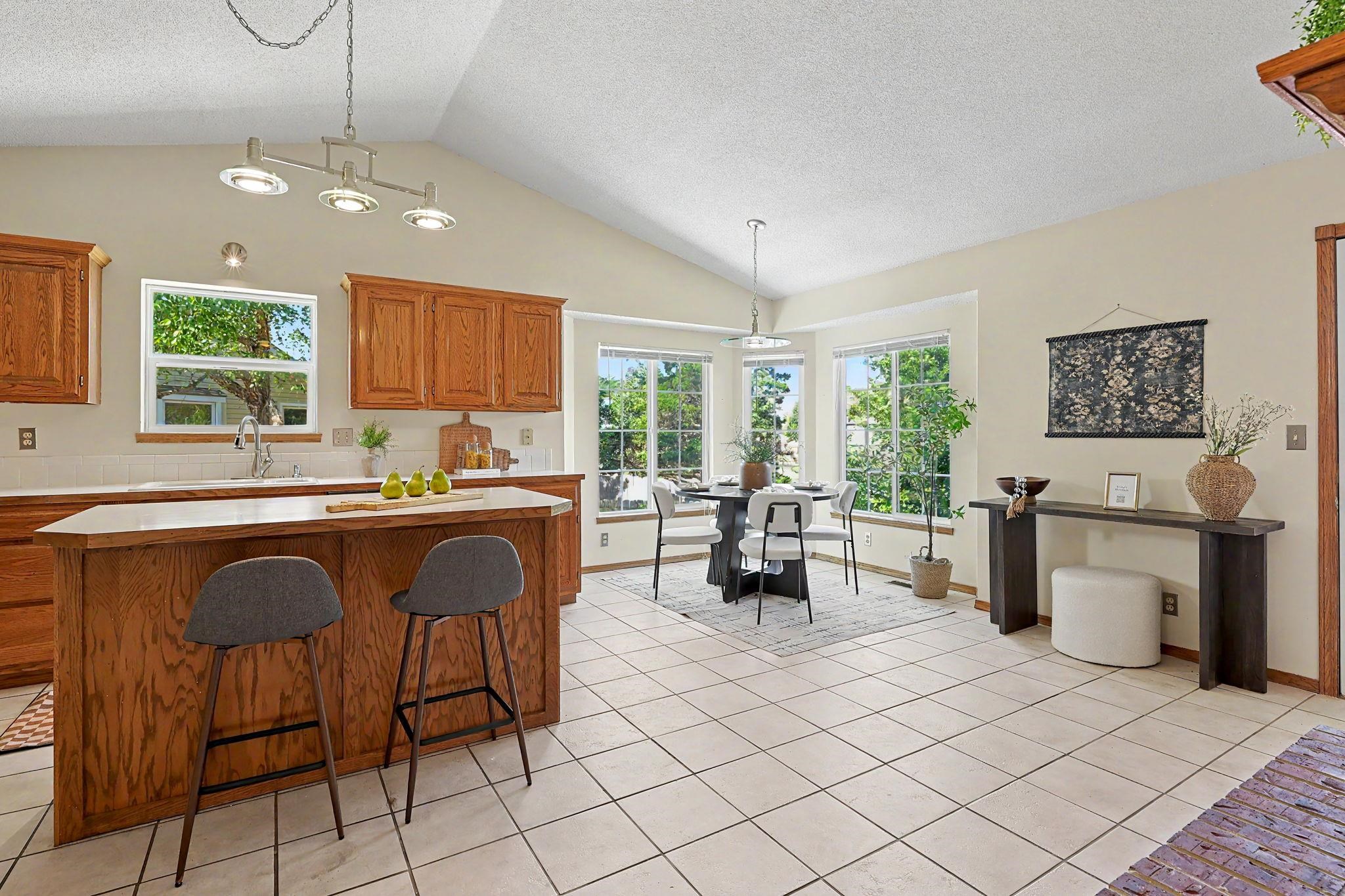 2933 N Parkwood Ct. Property Photo 4