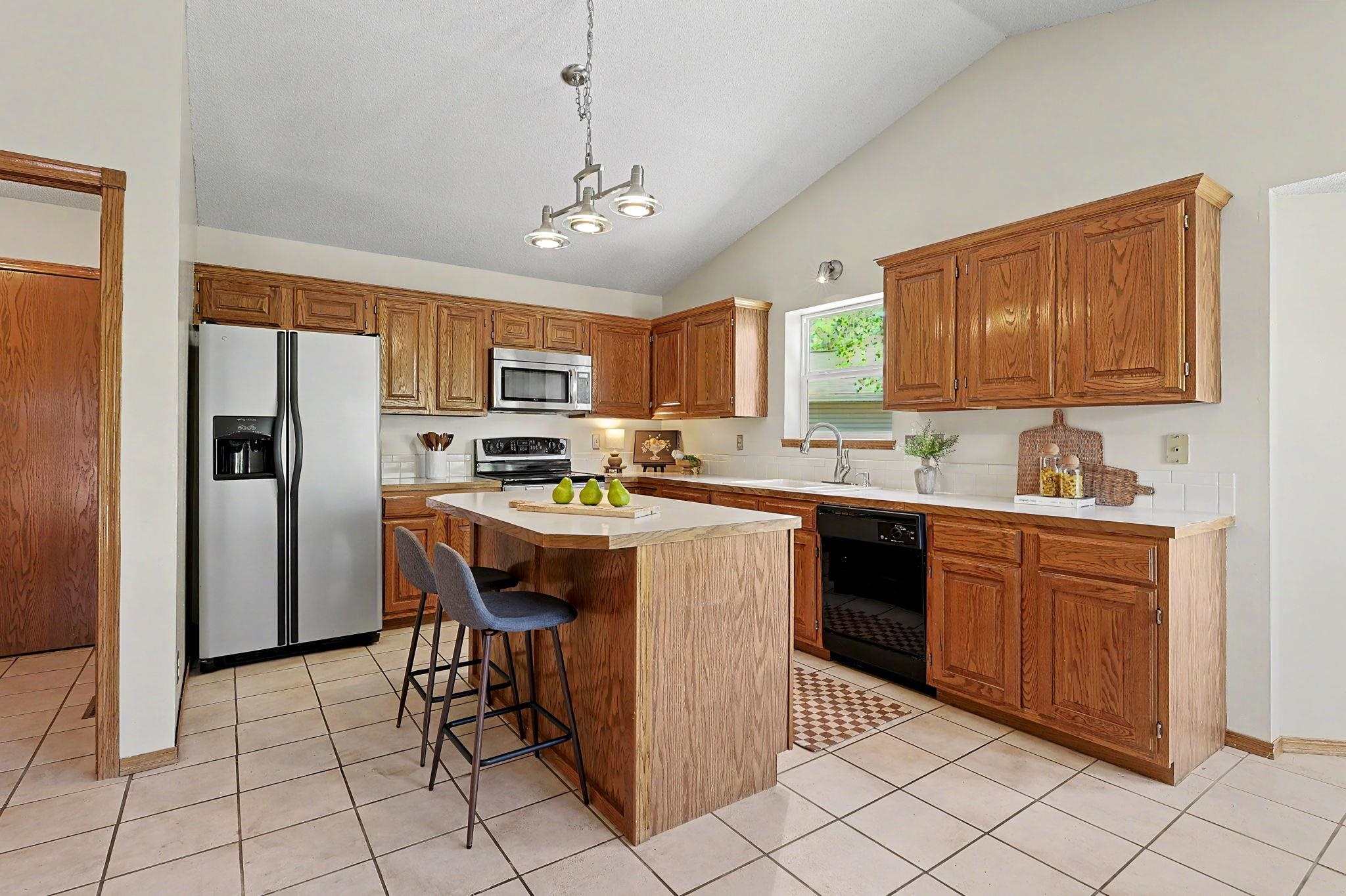 2933 N Parkwood Ct. Property Photo 5