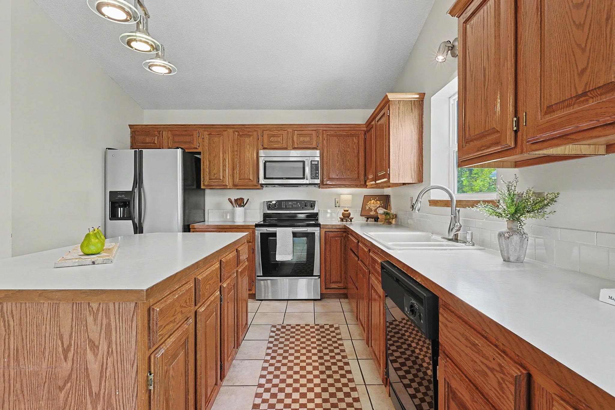 2933 N Parkwood Ct. Property Photo 7