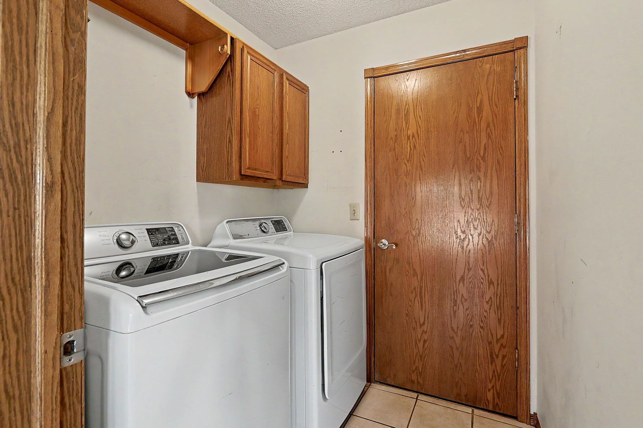 2933 N Parkwood Ct. Property Photo 9