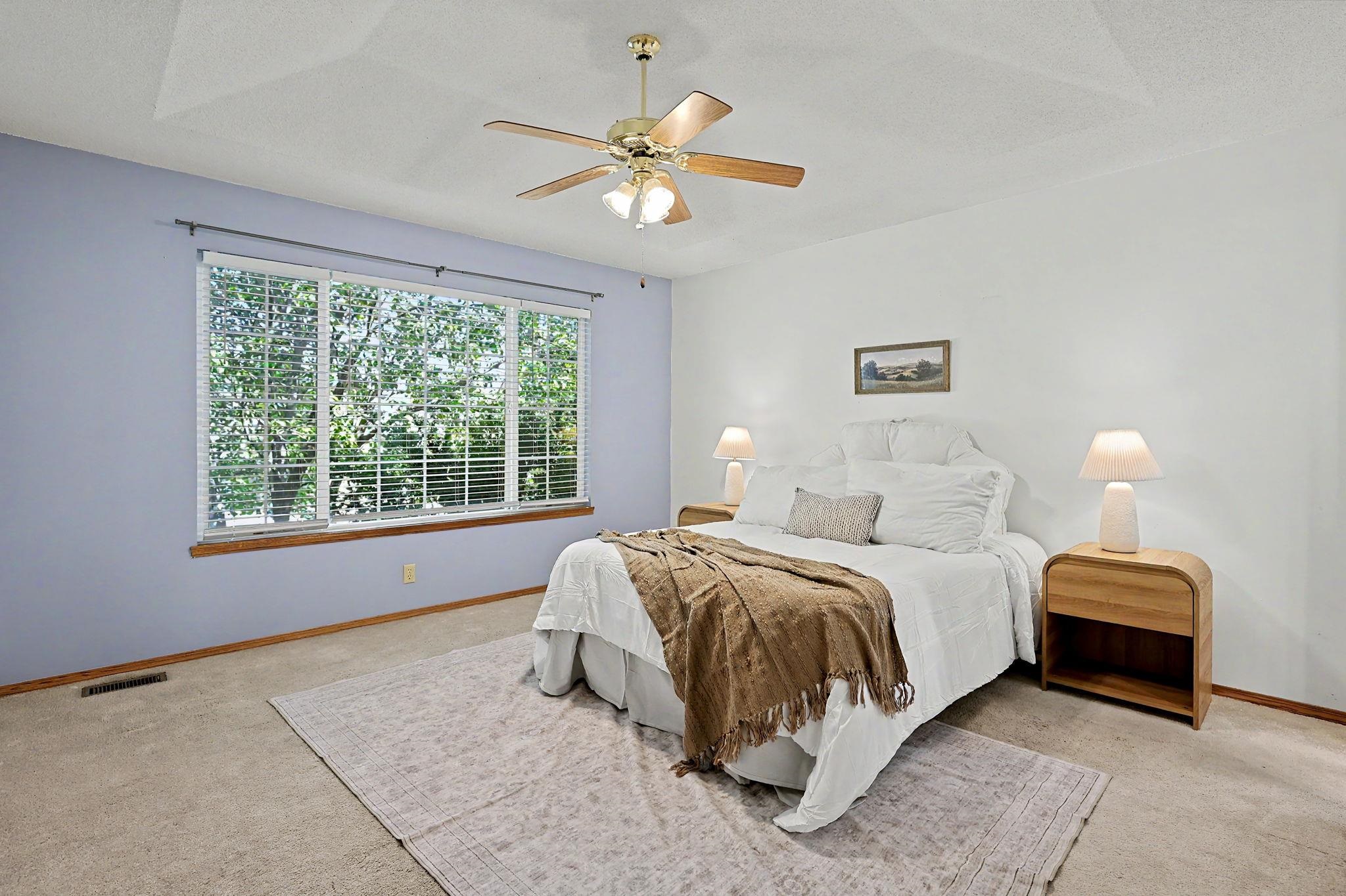 2933 N Parkwood Ct. Property Photo 10