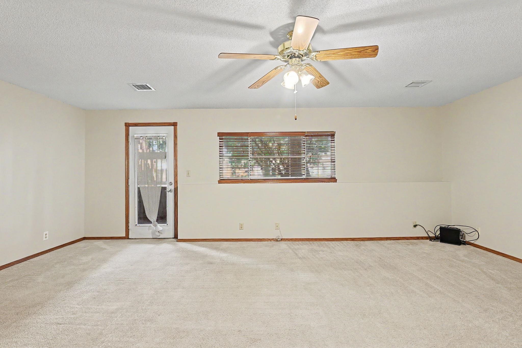 2933 N Parkwood Ct. Property Photo 16