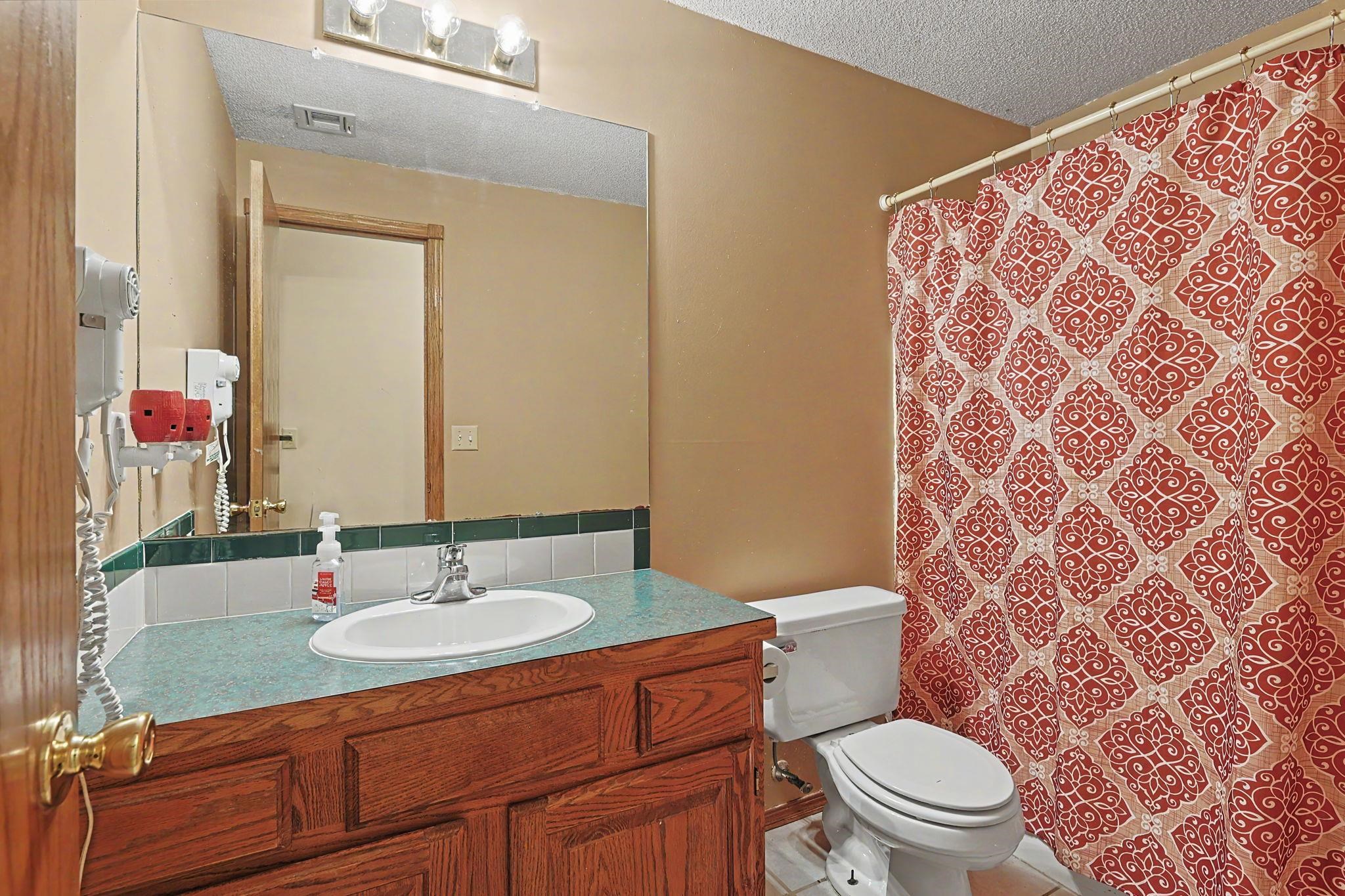 2933 N Parkwood Ct. Property Photo 18