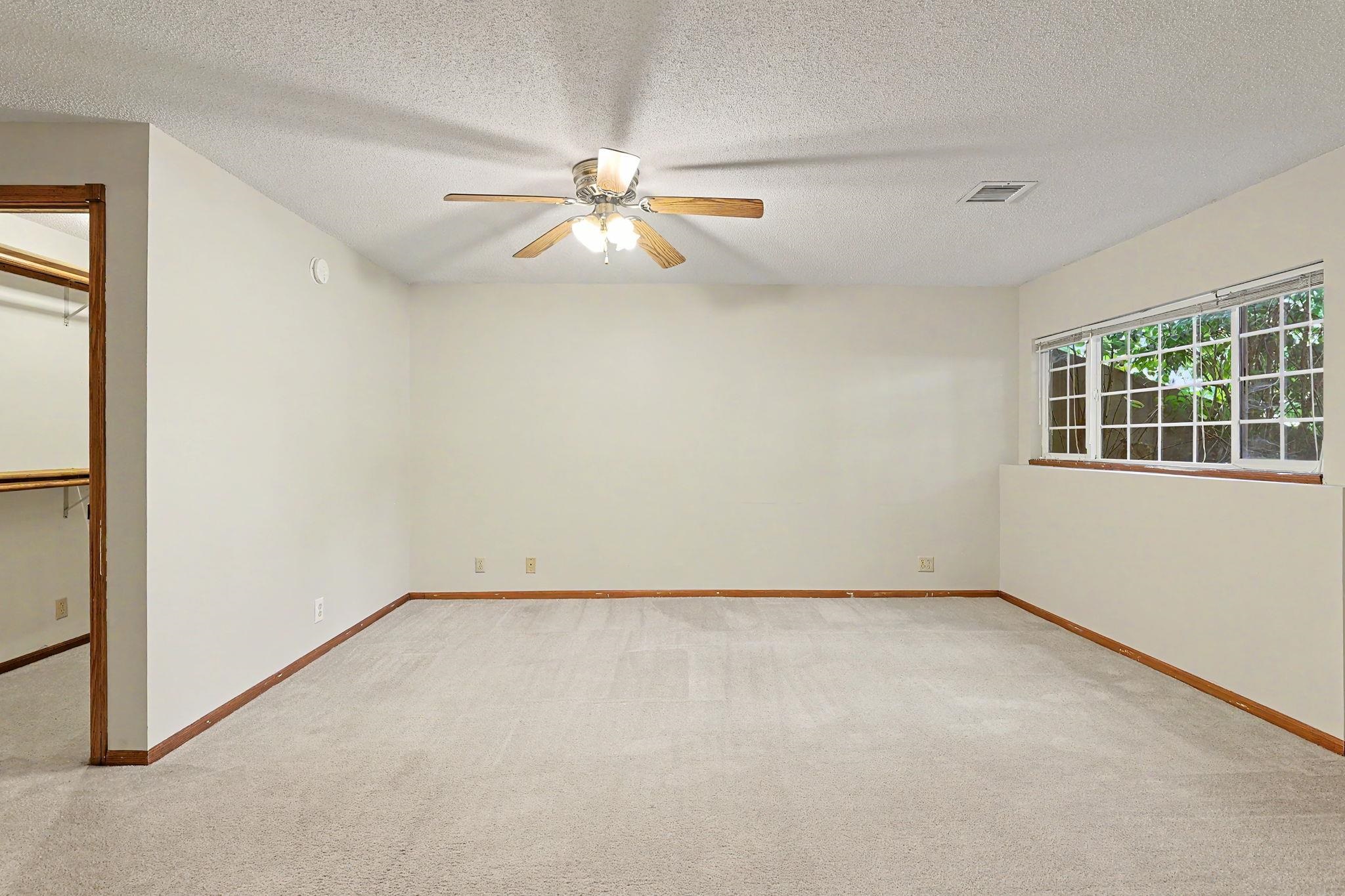 2933 N Parkwood Ct. Property Photo 19