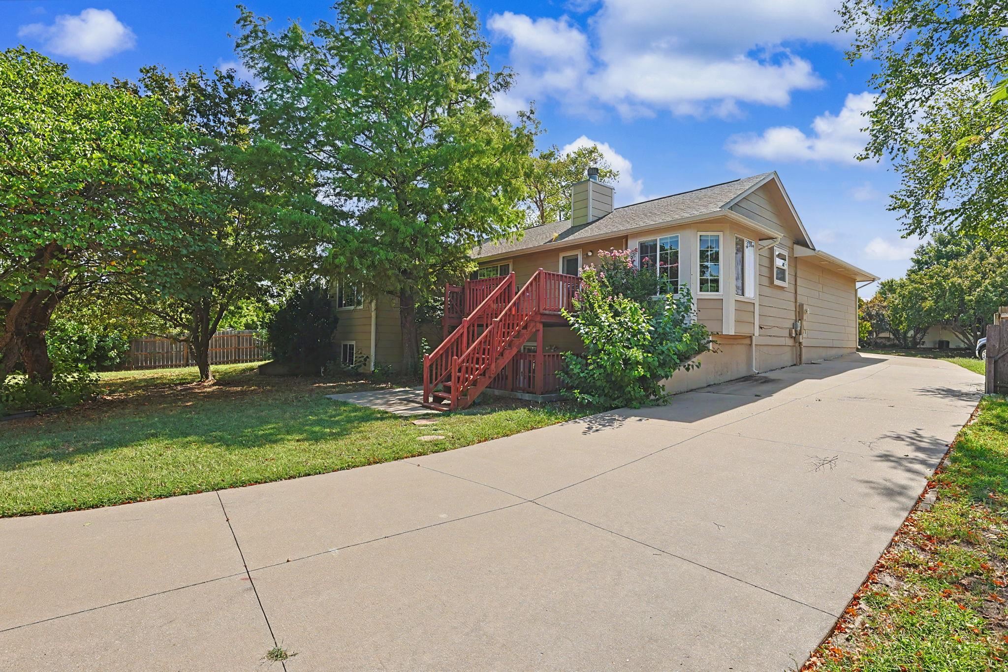 2933 N Parkwood Ct. Property Photo 21
