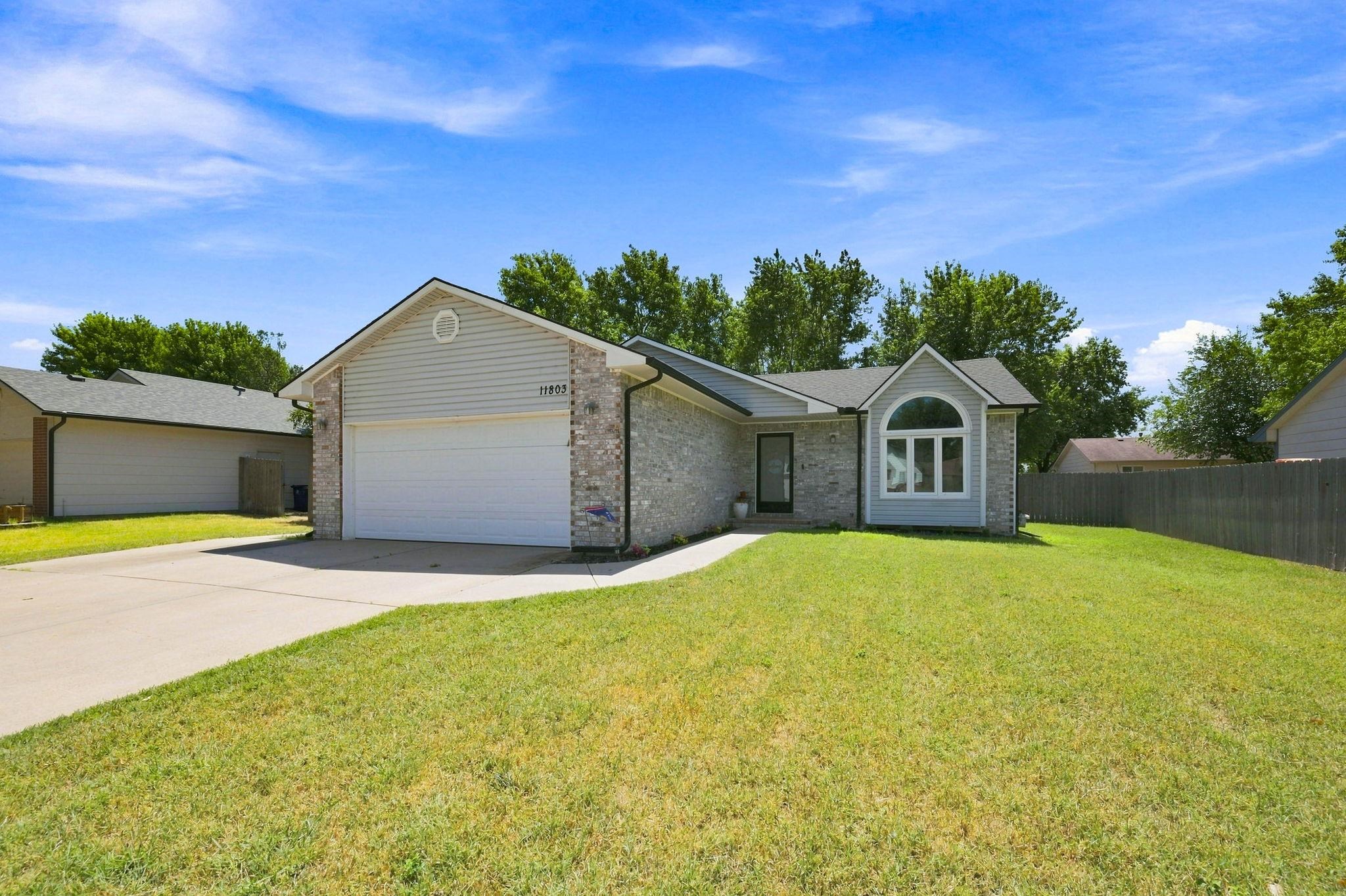 11803 W Murdock Ave Property Photo 1