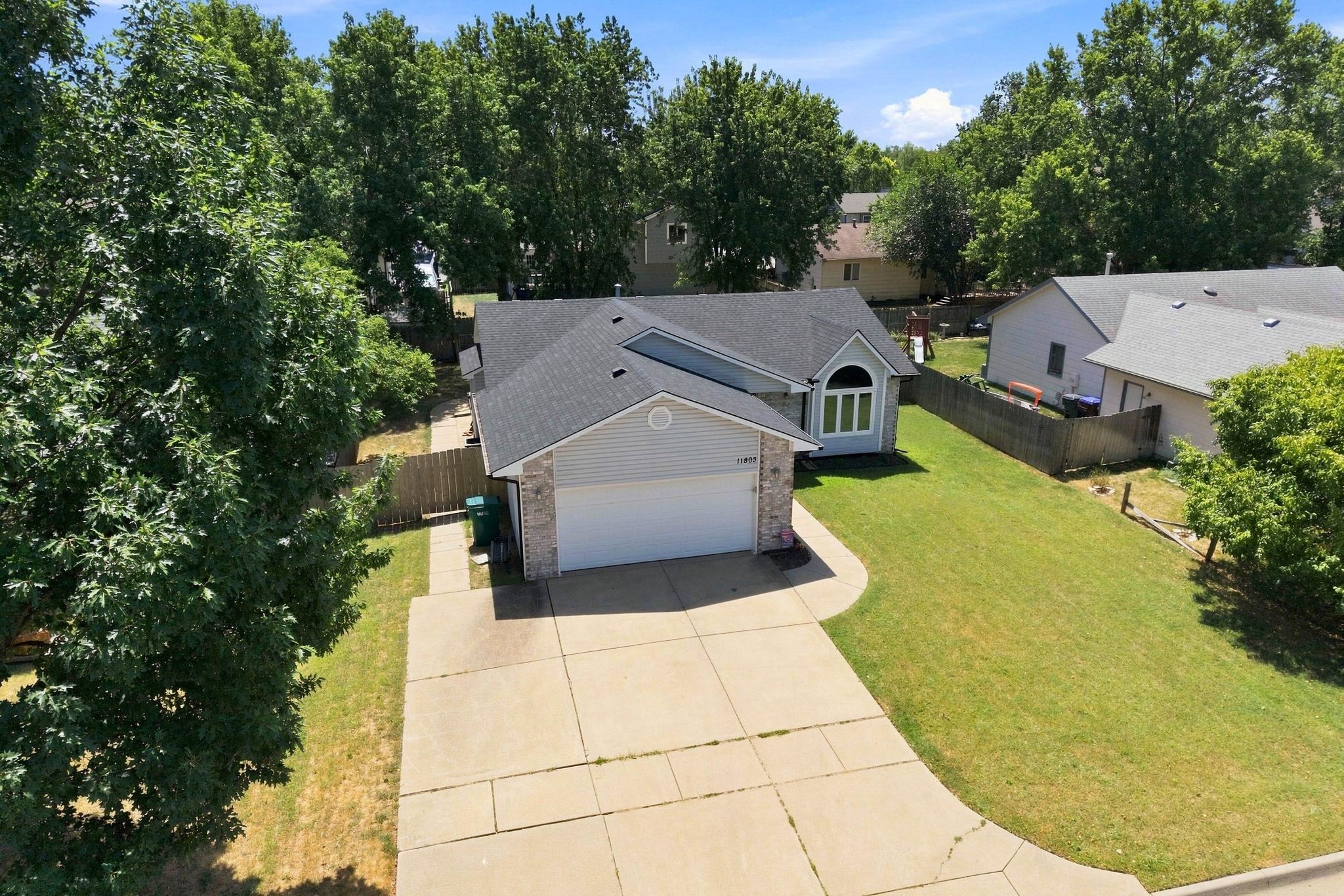 11803 W Murdock Ave Property Photo 3
