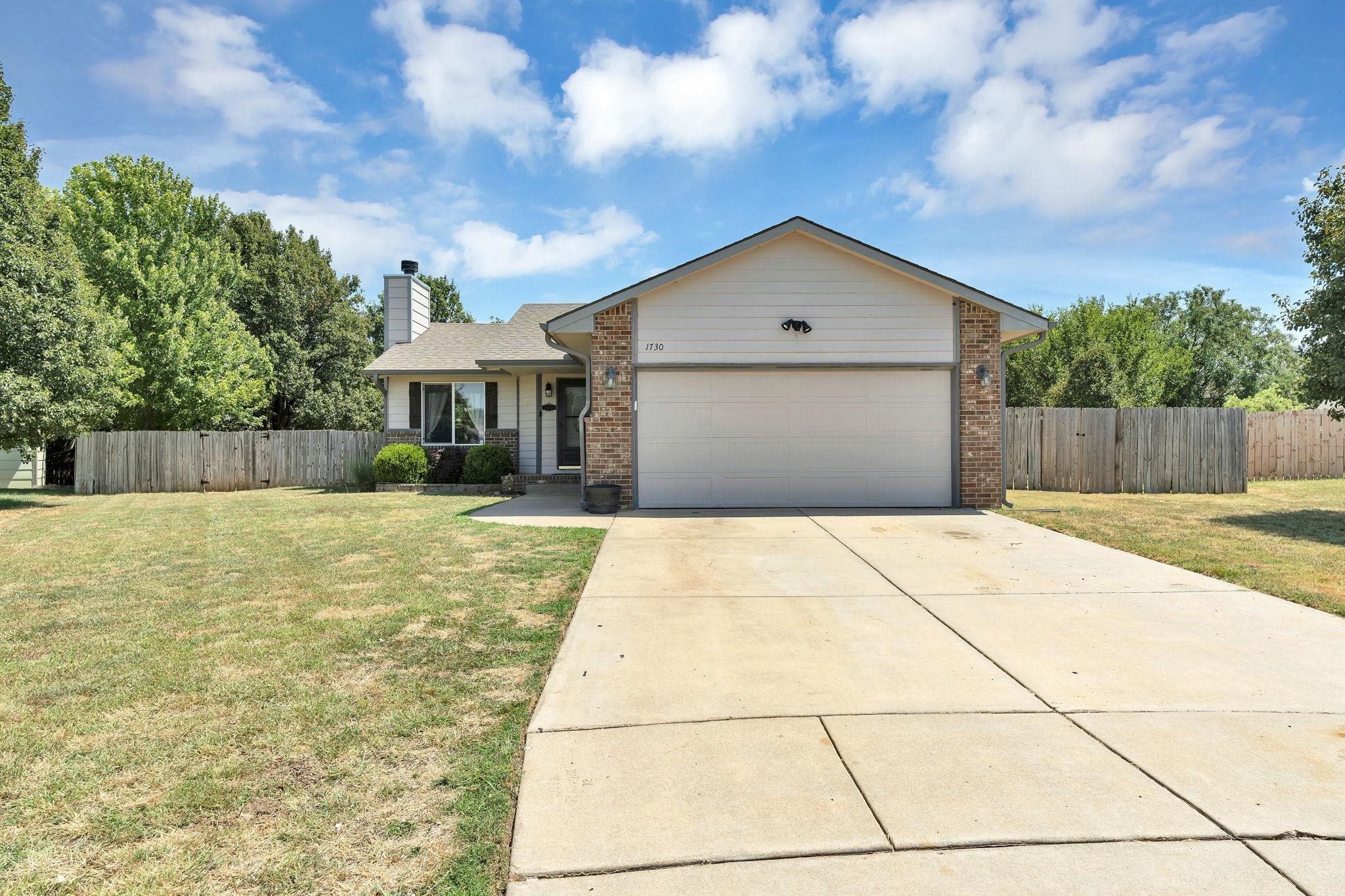 1730 E Winterset Circle Property Photo 1