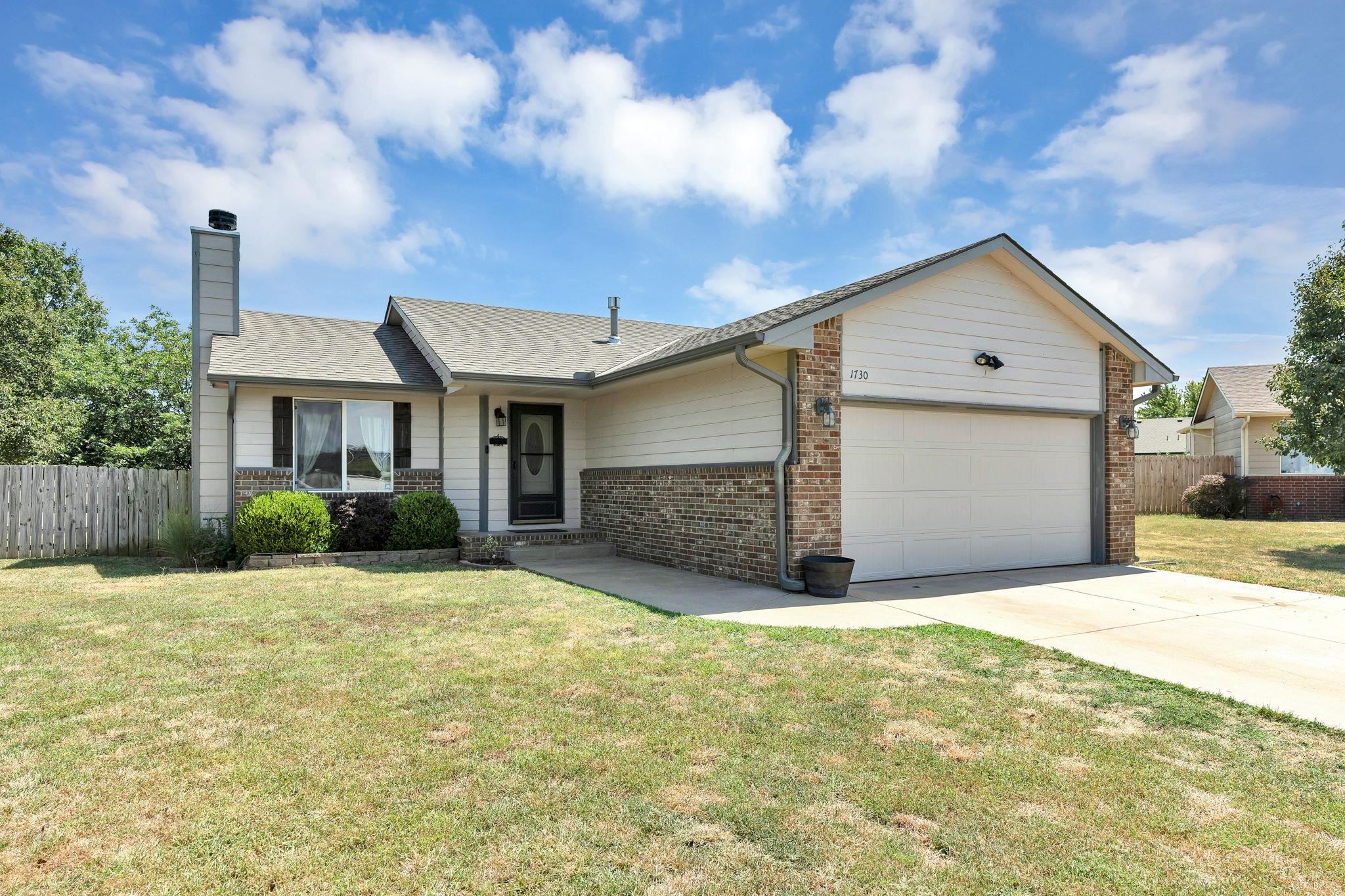 1730 E Winterset Circle Property Photo 2