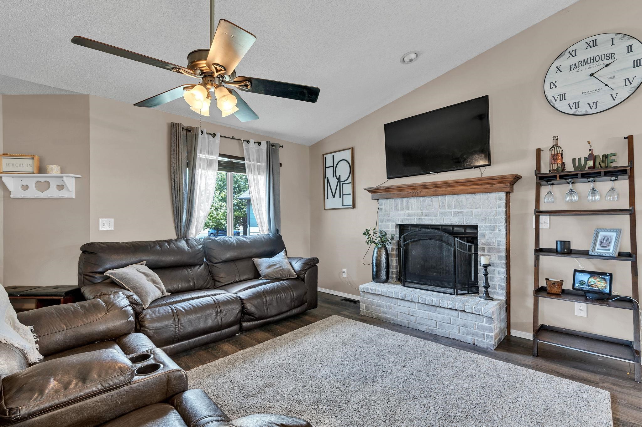 1730 E Winterset Circle Property Photo 6