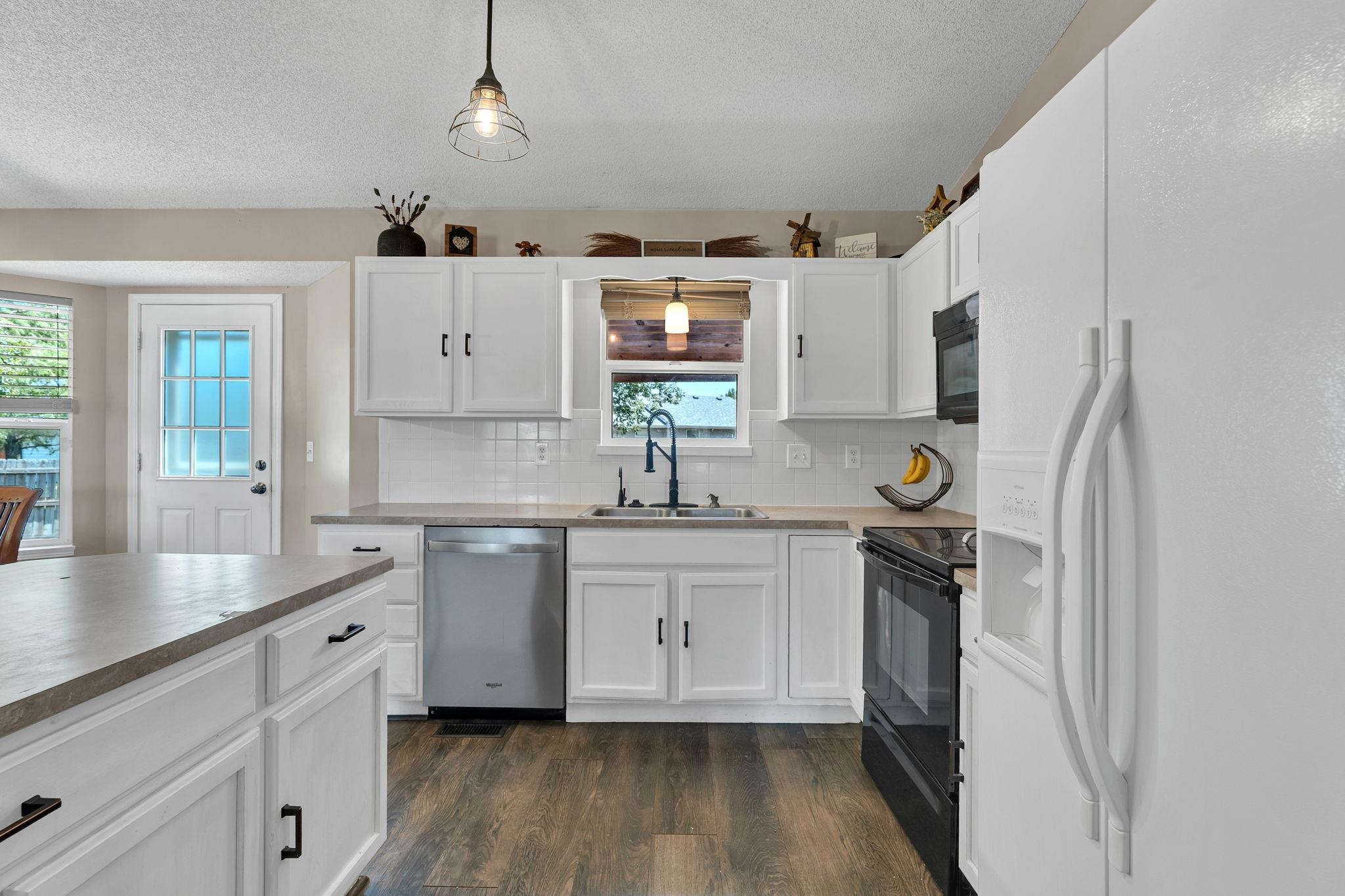 1730 E Winterset Circle Property Photo 8