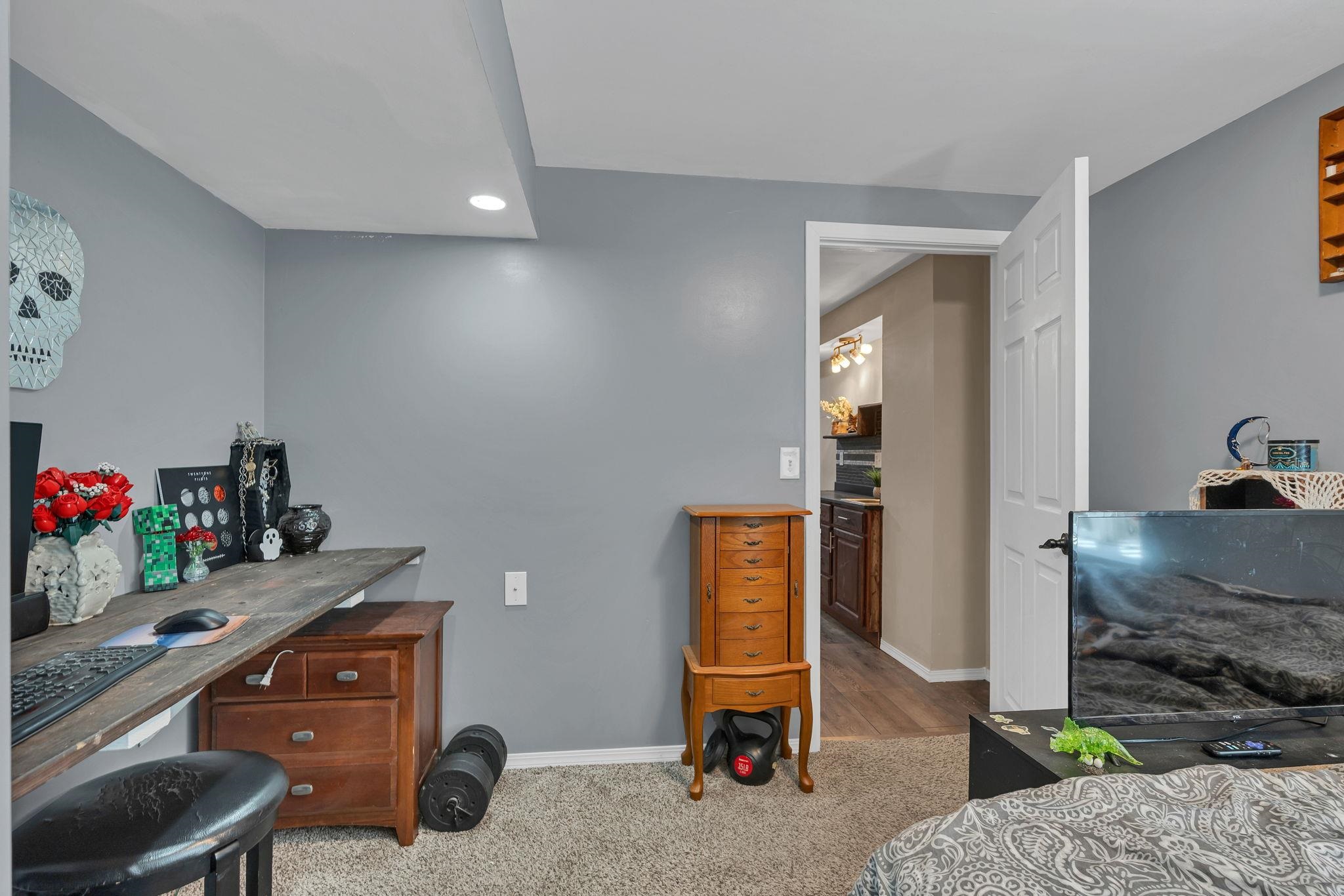 1730 E Winterset Circle Property Photo 23