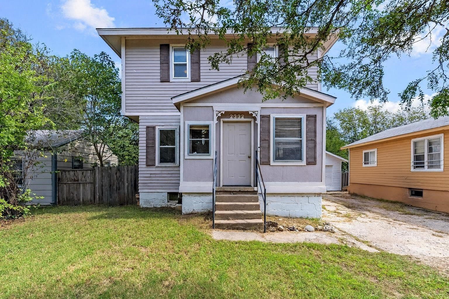 2332 S Waco Ave Property Photo