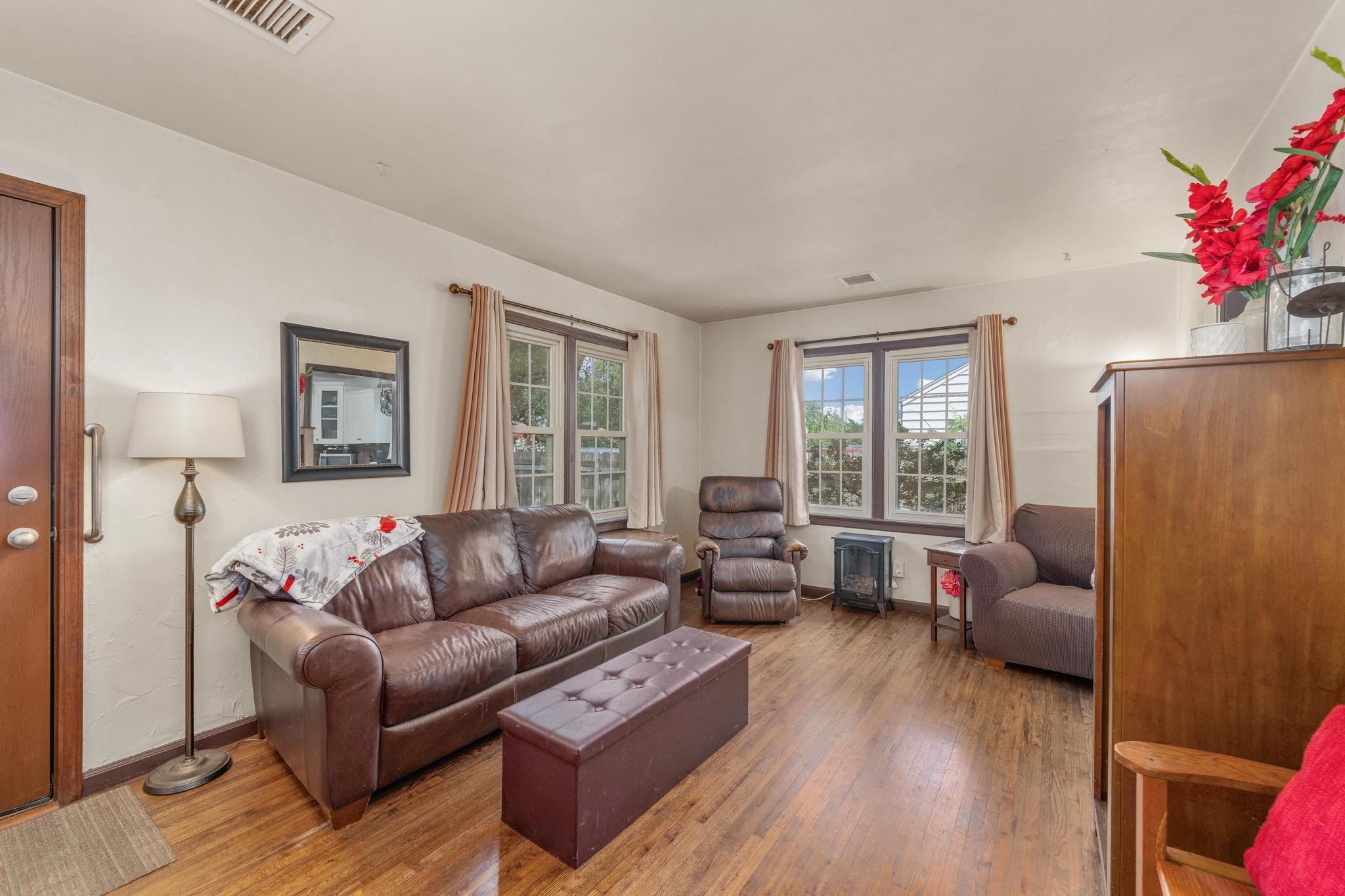 2432 S Pattie Property Photo 5