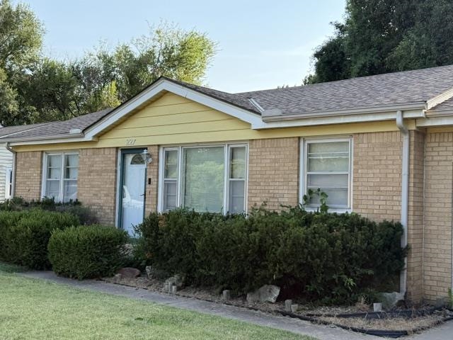227 S Sunset Ave Property Photo 2