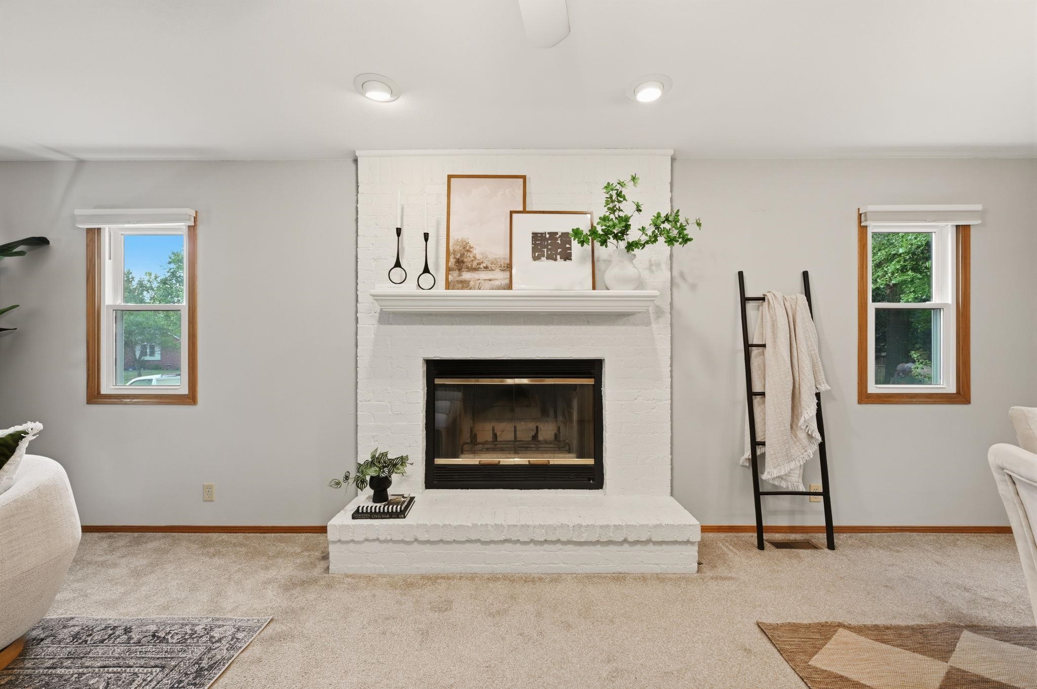2335 N Stoneybrook Ct Property Photo 6