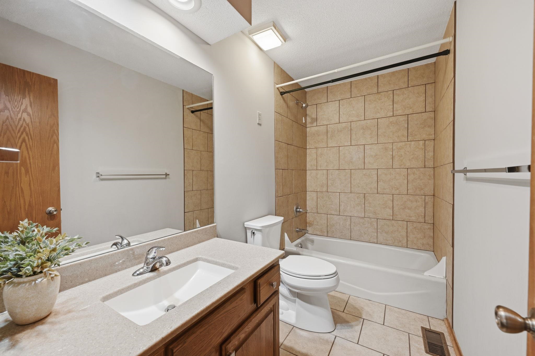 2335 N Stoneybrook Ct Property Photo 20